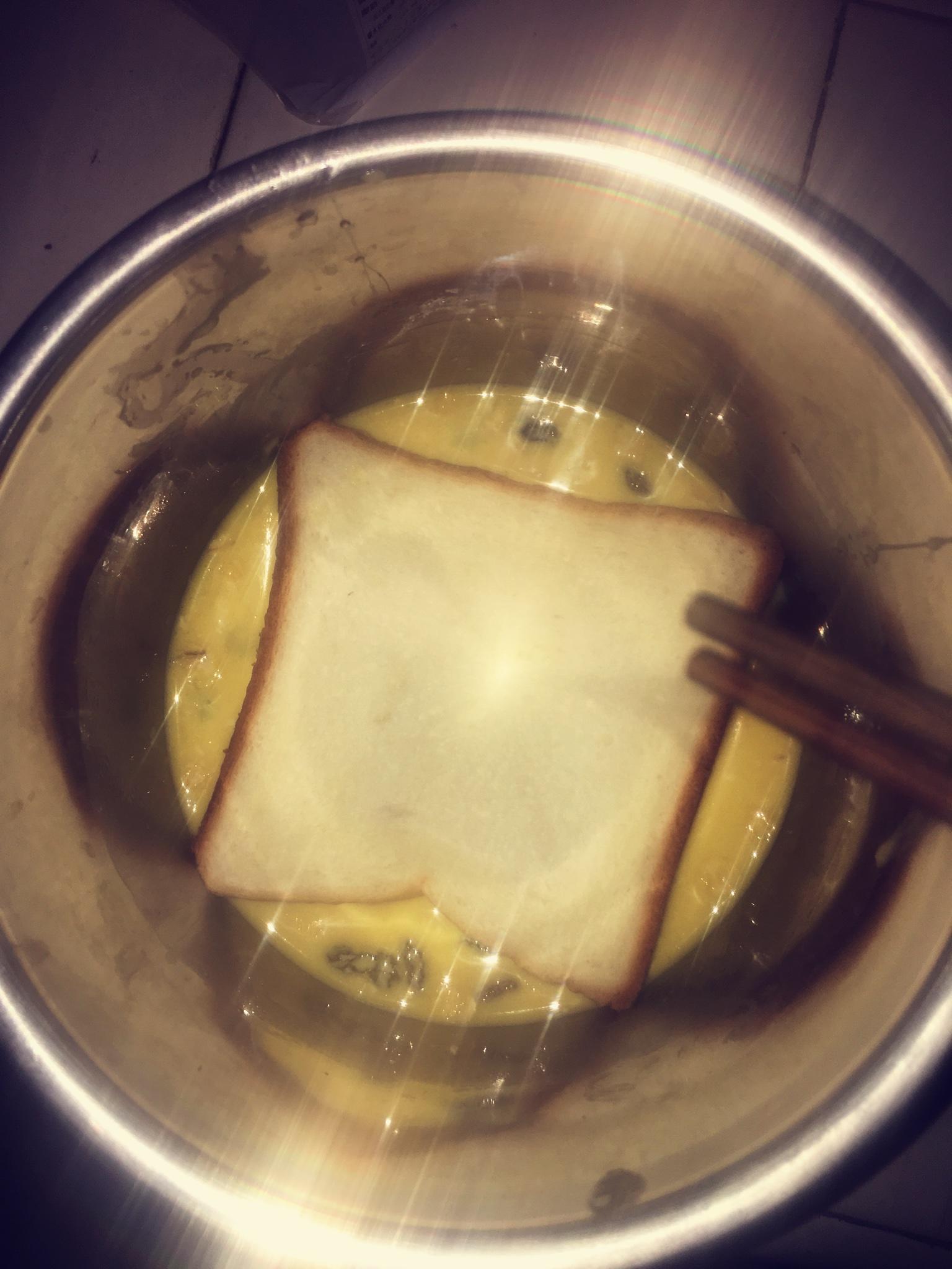 【早餐】考燕麥吐司片的做法 步骤2