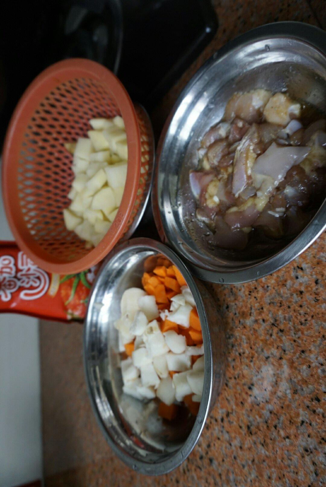 土豆雞肉芝士焗飯的做法 步骤2