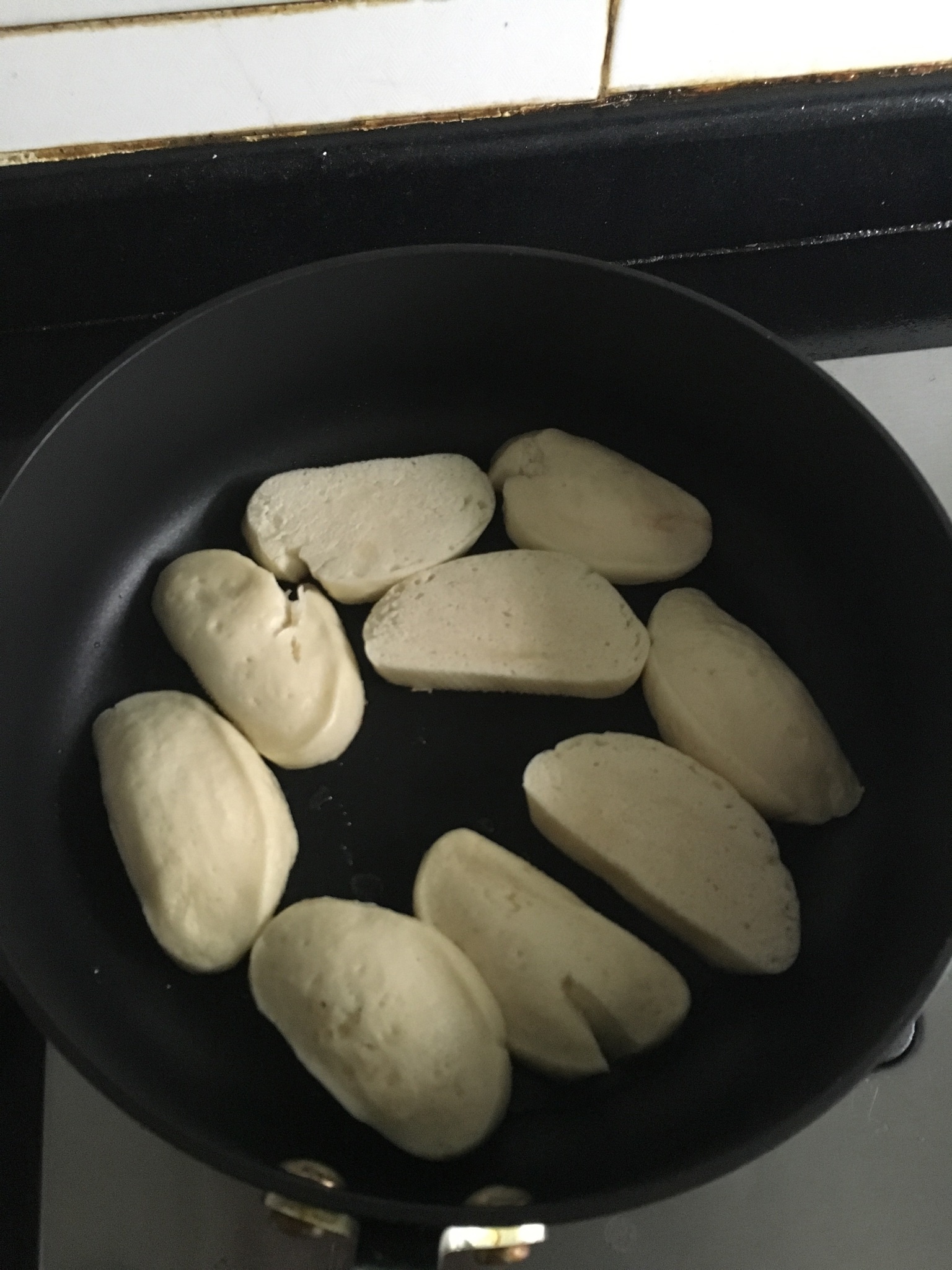 椰子油煎饅頭片的做法 步骤3