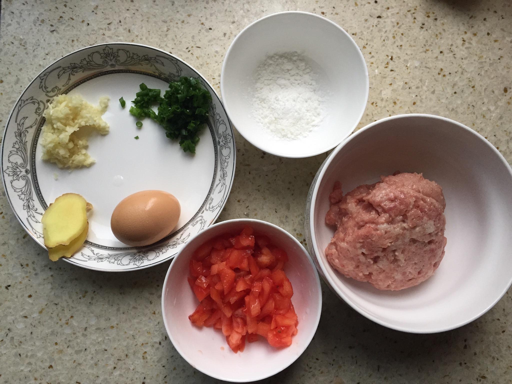 西紅柿雞蛋肉丸蓋澆飯的做法 步骤1