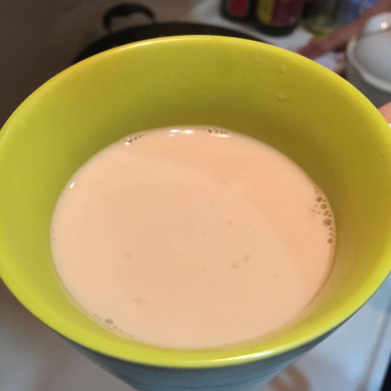 手煮奶茶的做法 步骤7