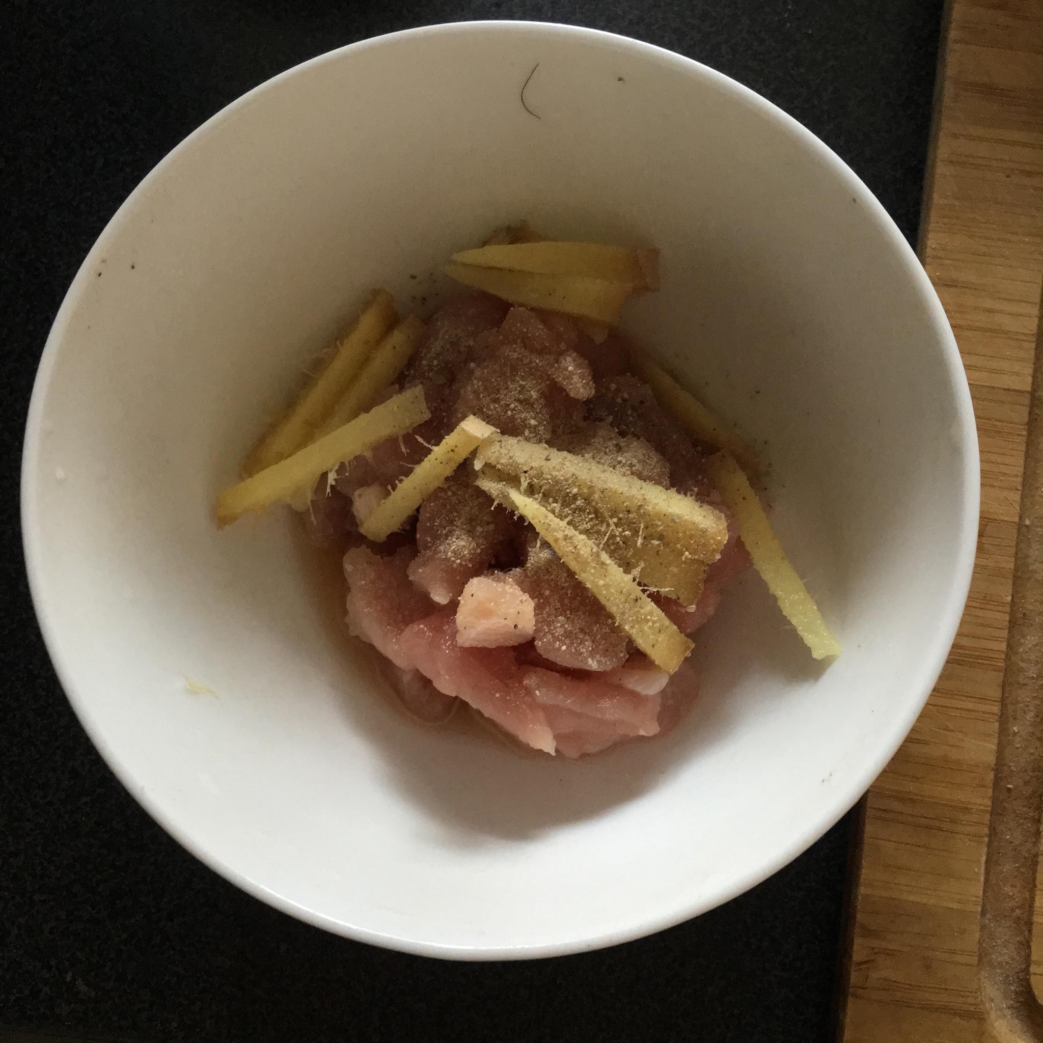 皮蛋瘦肉粥（家常版）的做法 步骤2