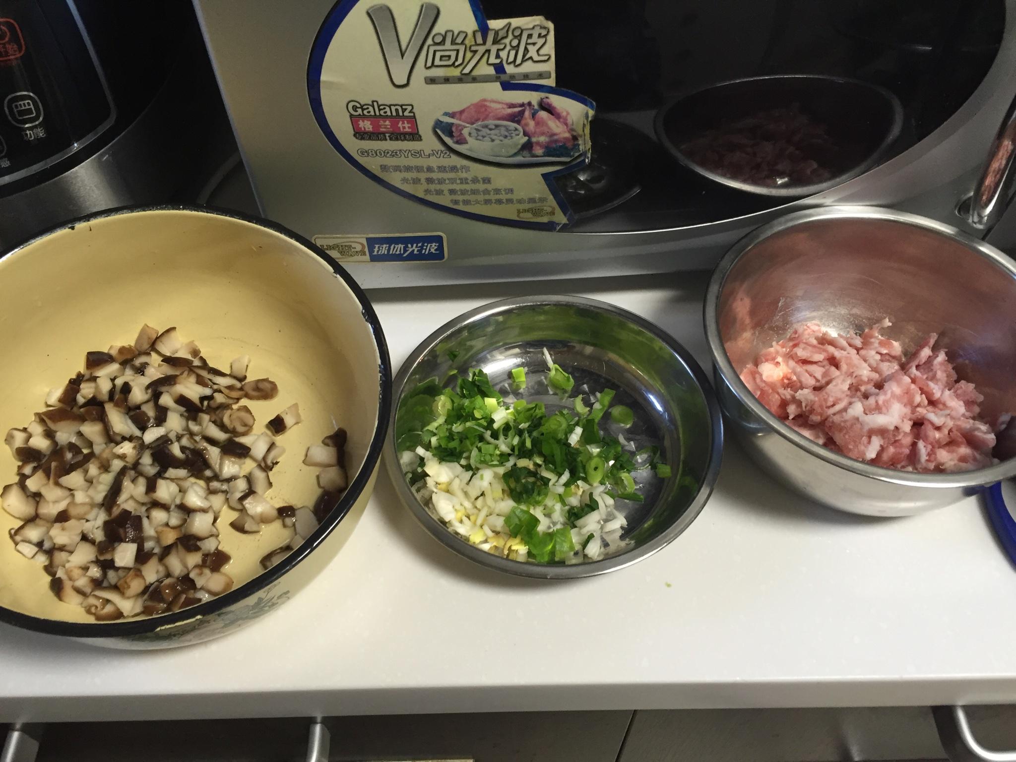香菇肉醬（拌飯拌麪噠）的做法 步骤1