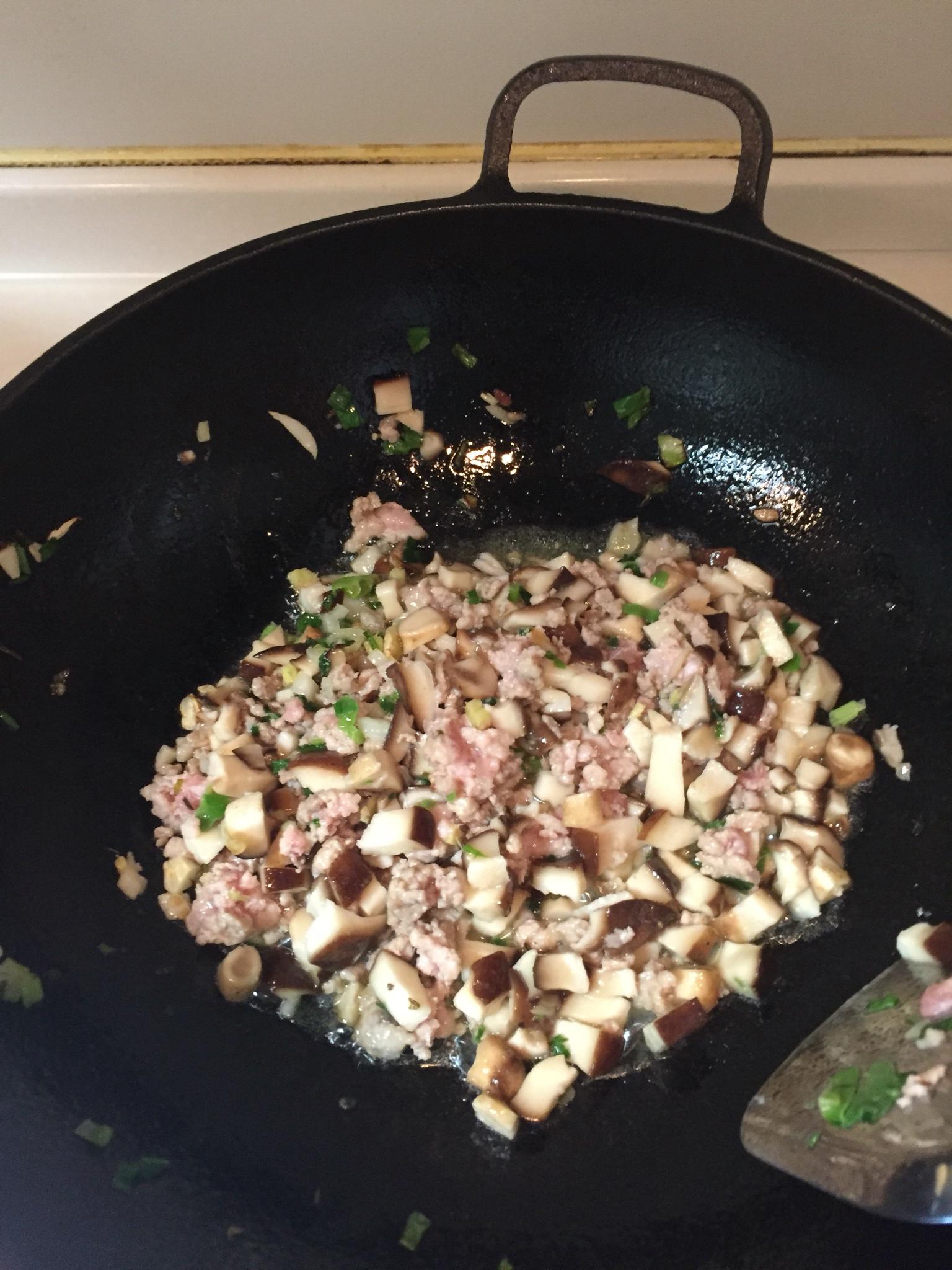 香菇肉醬（拌飯拌麪噠）的做法 步骤2