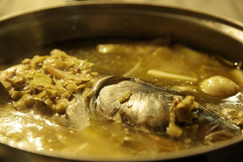 用剁椒煮魚頭火鍋 簡單又美味的做法 步骤4