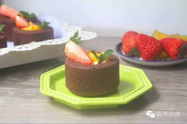 【暖暖焙家】夏日風--巧克力芒果蛋糕杯的做法 步骤8