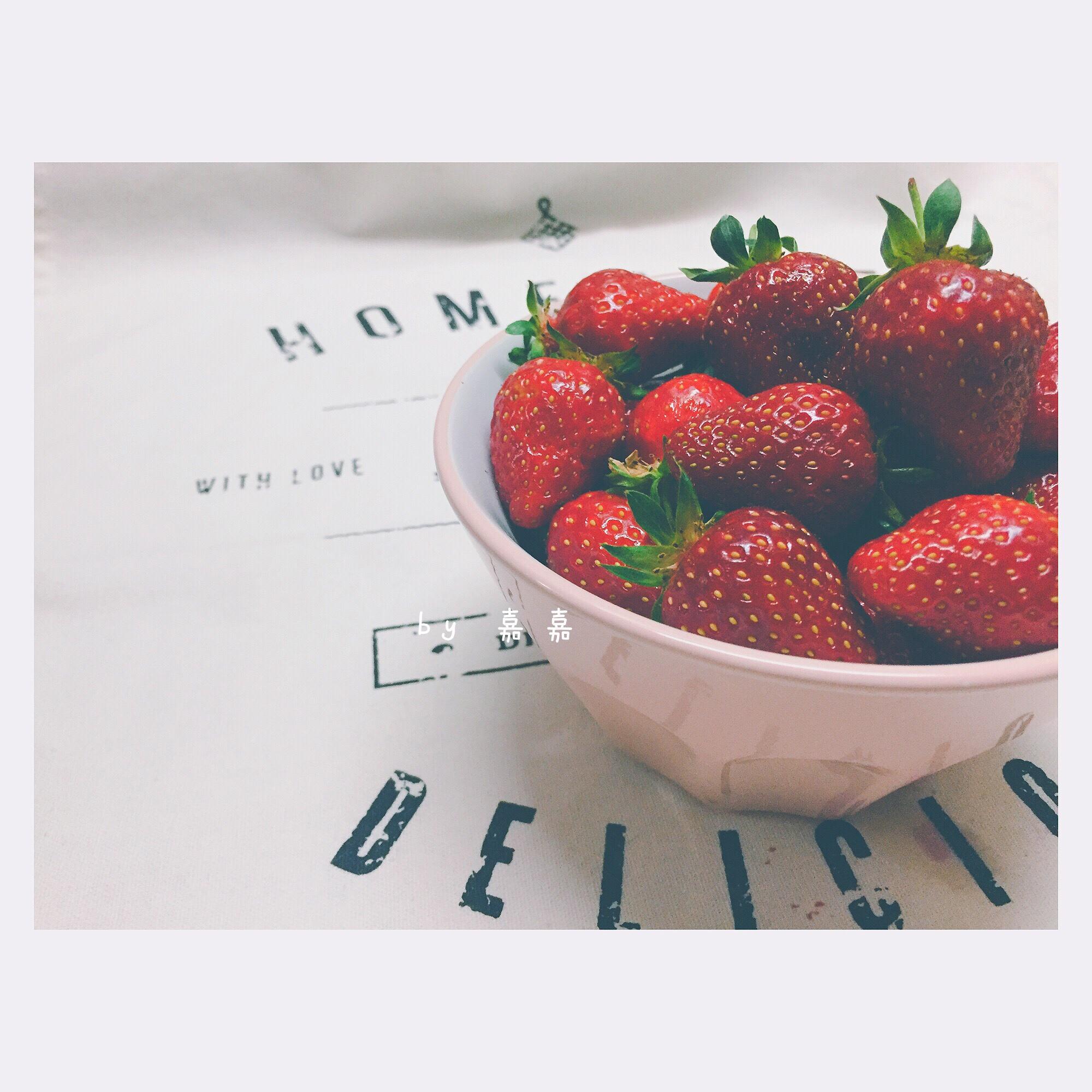 草莓大粒果醬的做法 步骤1