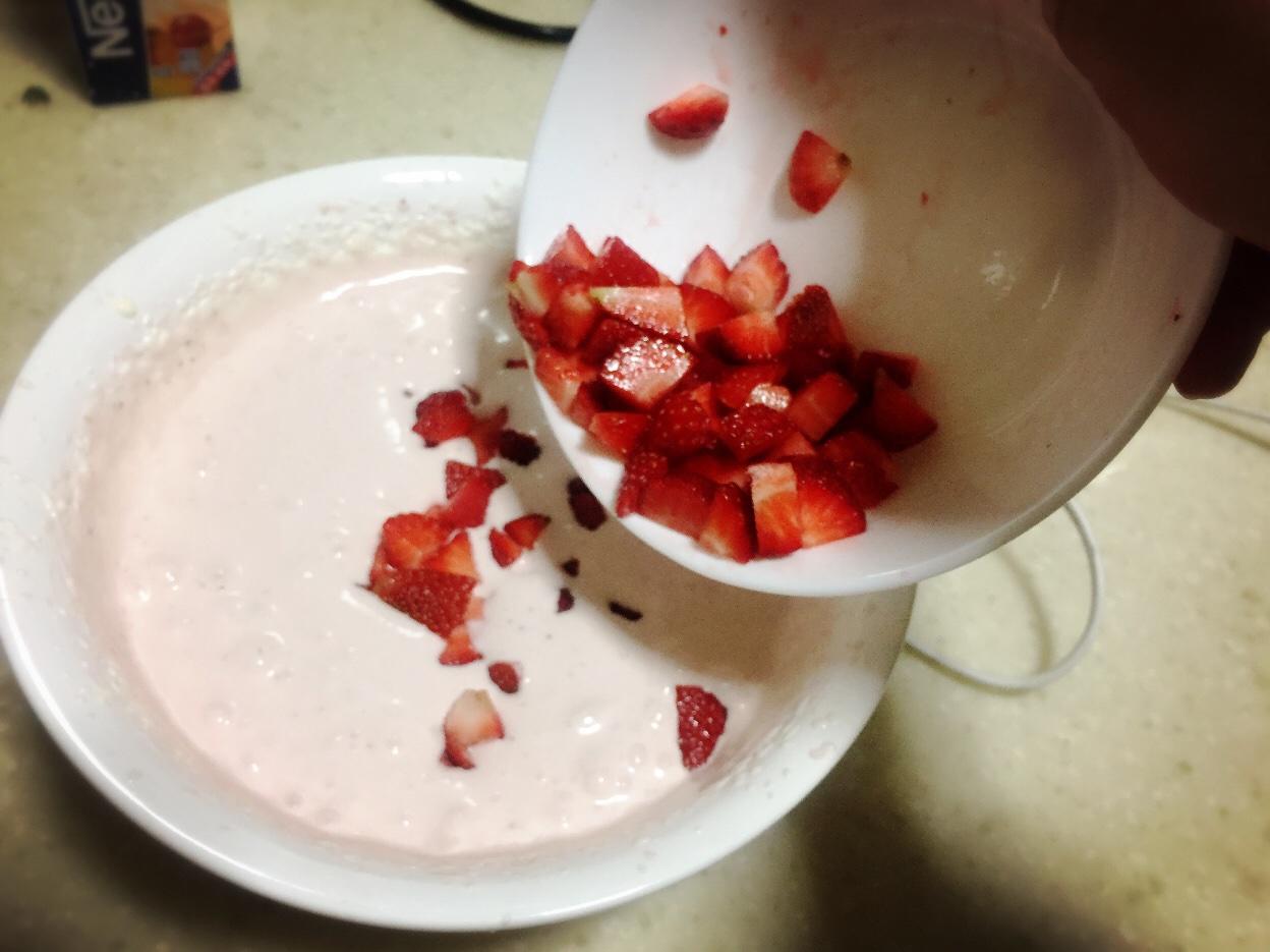 草莓慕斯---Qi媽御膳房的做法 步骤8