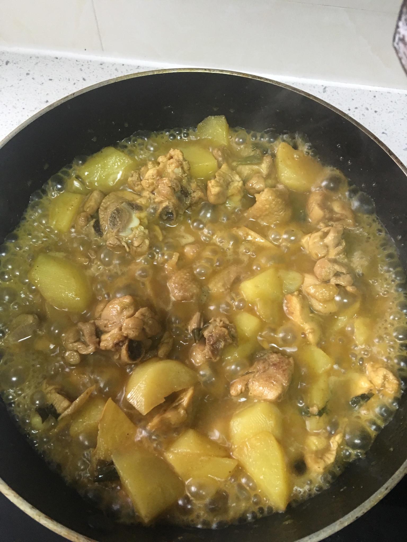 咖哩土豆燉雞腿的做法 步骤2