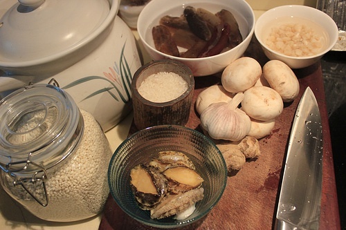 瑤柱海蔘鮑魚粥的做法 步骤1