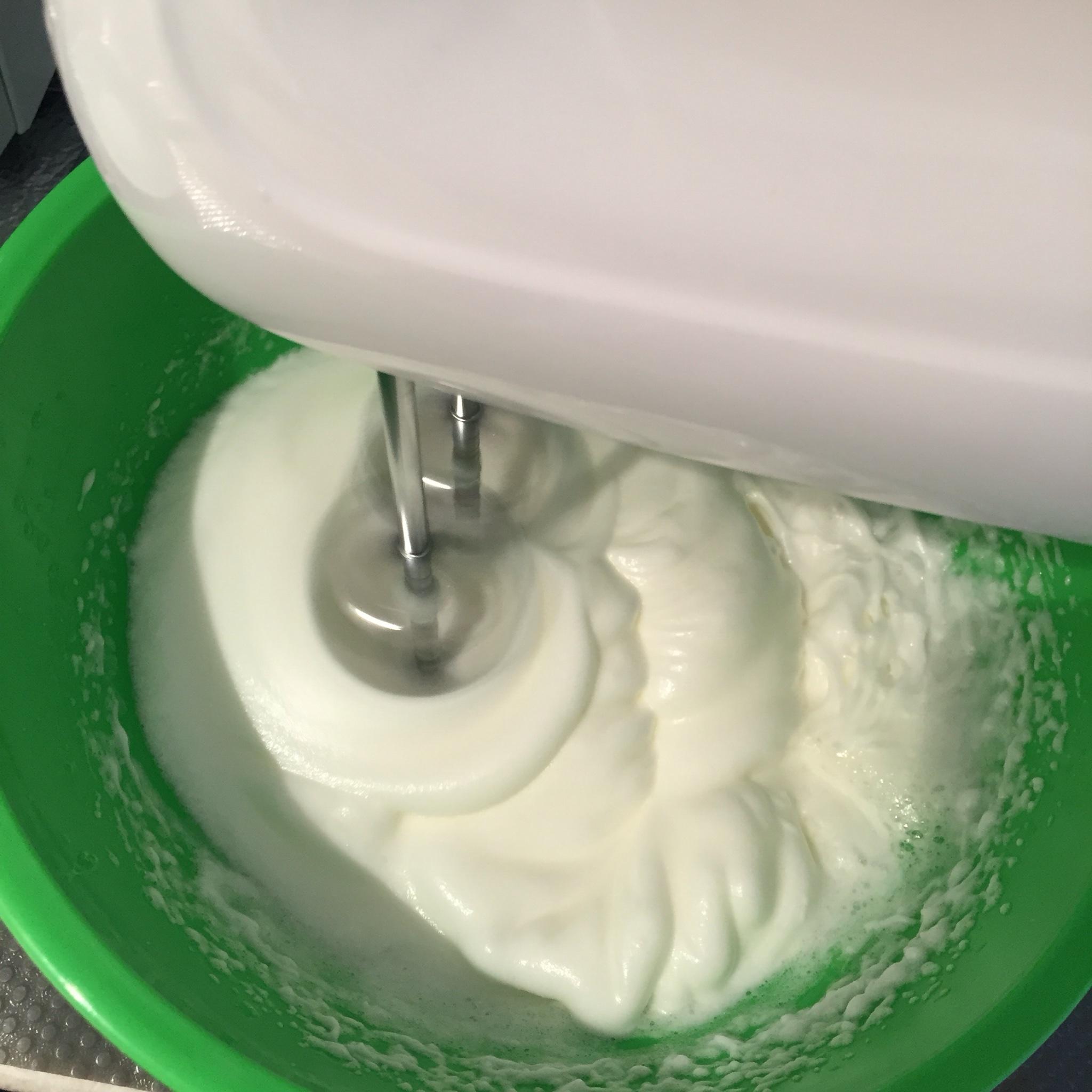 酸奶輕乳蛋糕的做法 步骤9