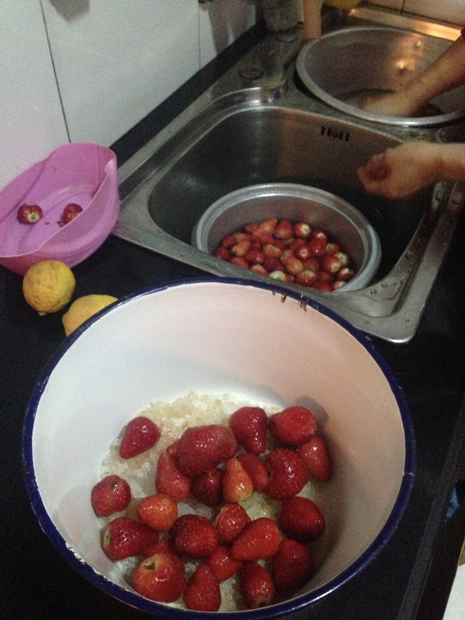 草莓醬的做法 步骤1