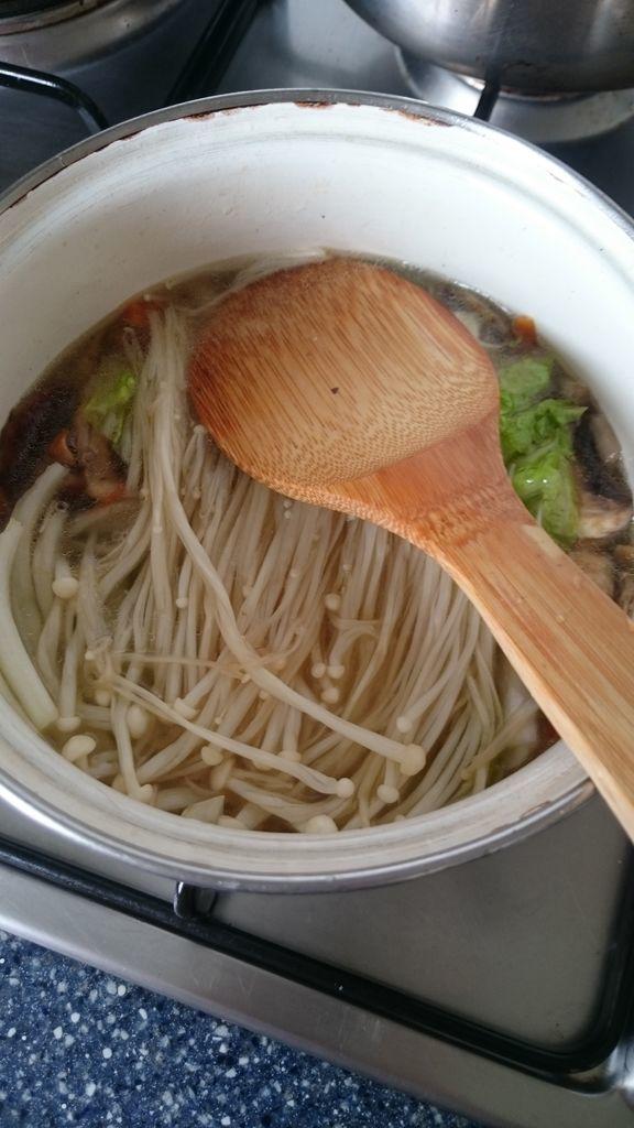 蔬菜版的韓式泡菜鍋的做法 步骤4