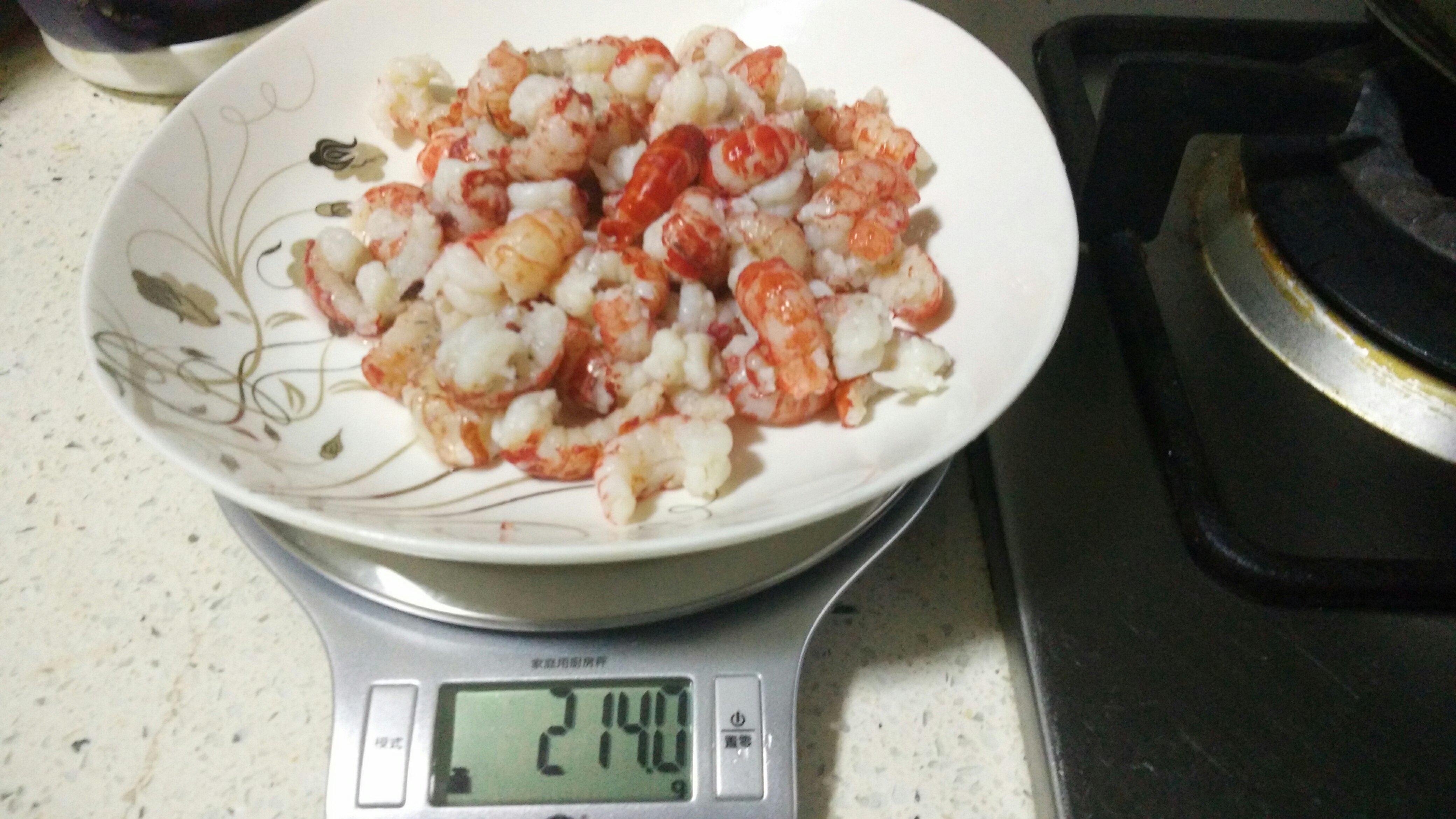 小龍蝦洋蔥蓋飯的做法 步骤1