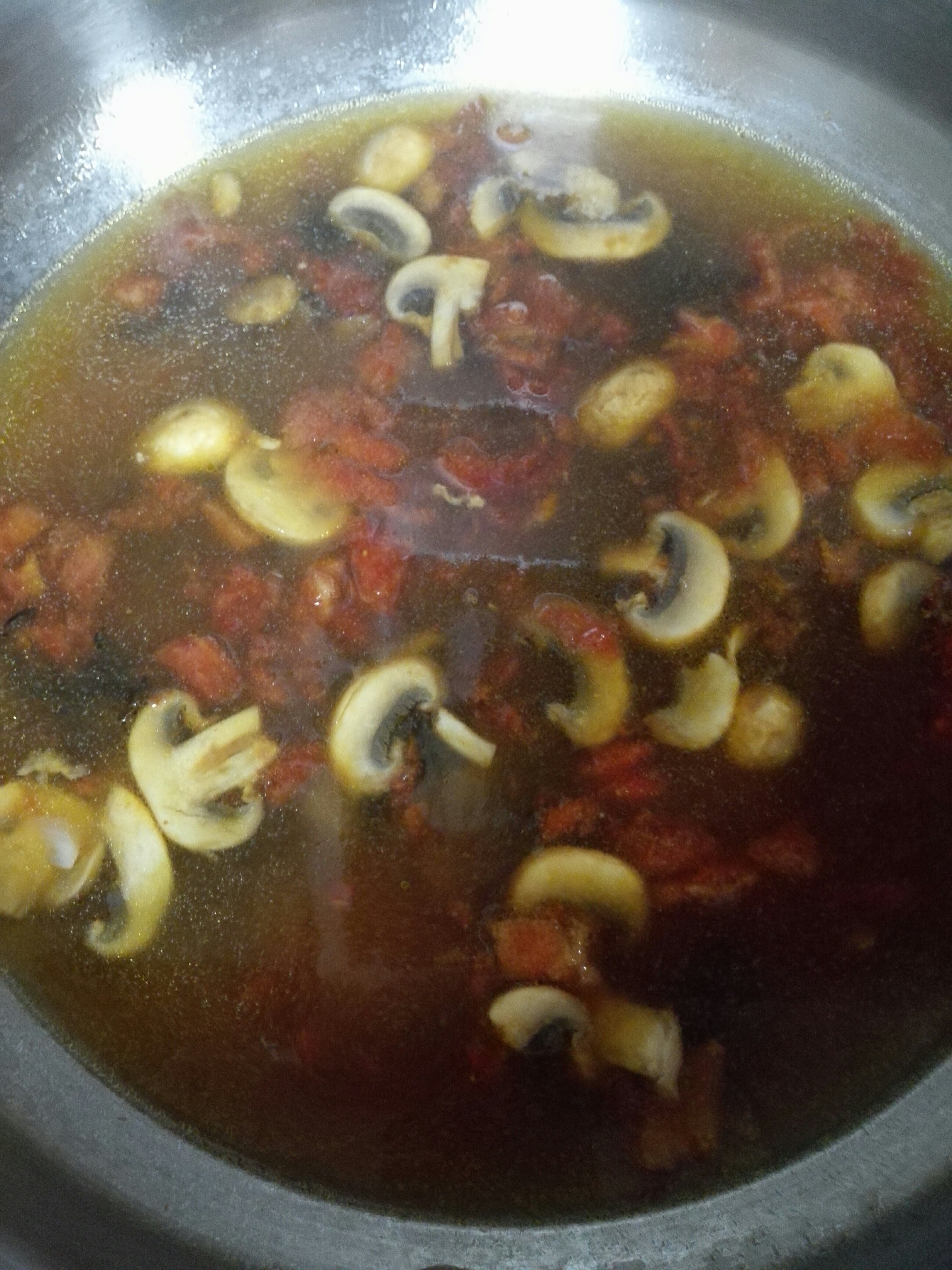 雞肉蘑菇手工湯麪片的做法 步骤4