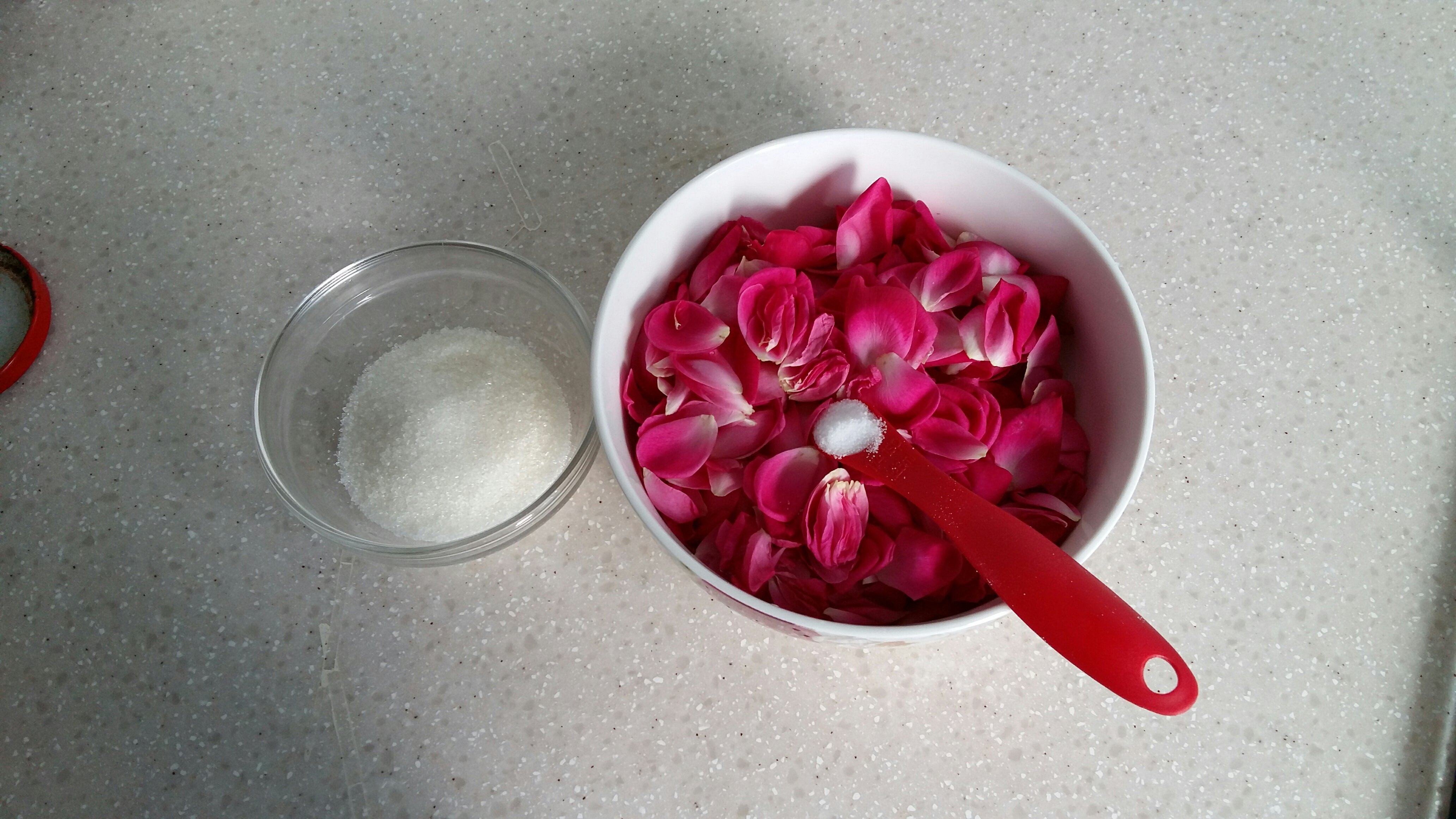 玫瑰花醬的做法 步骤1