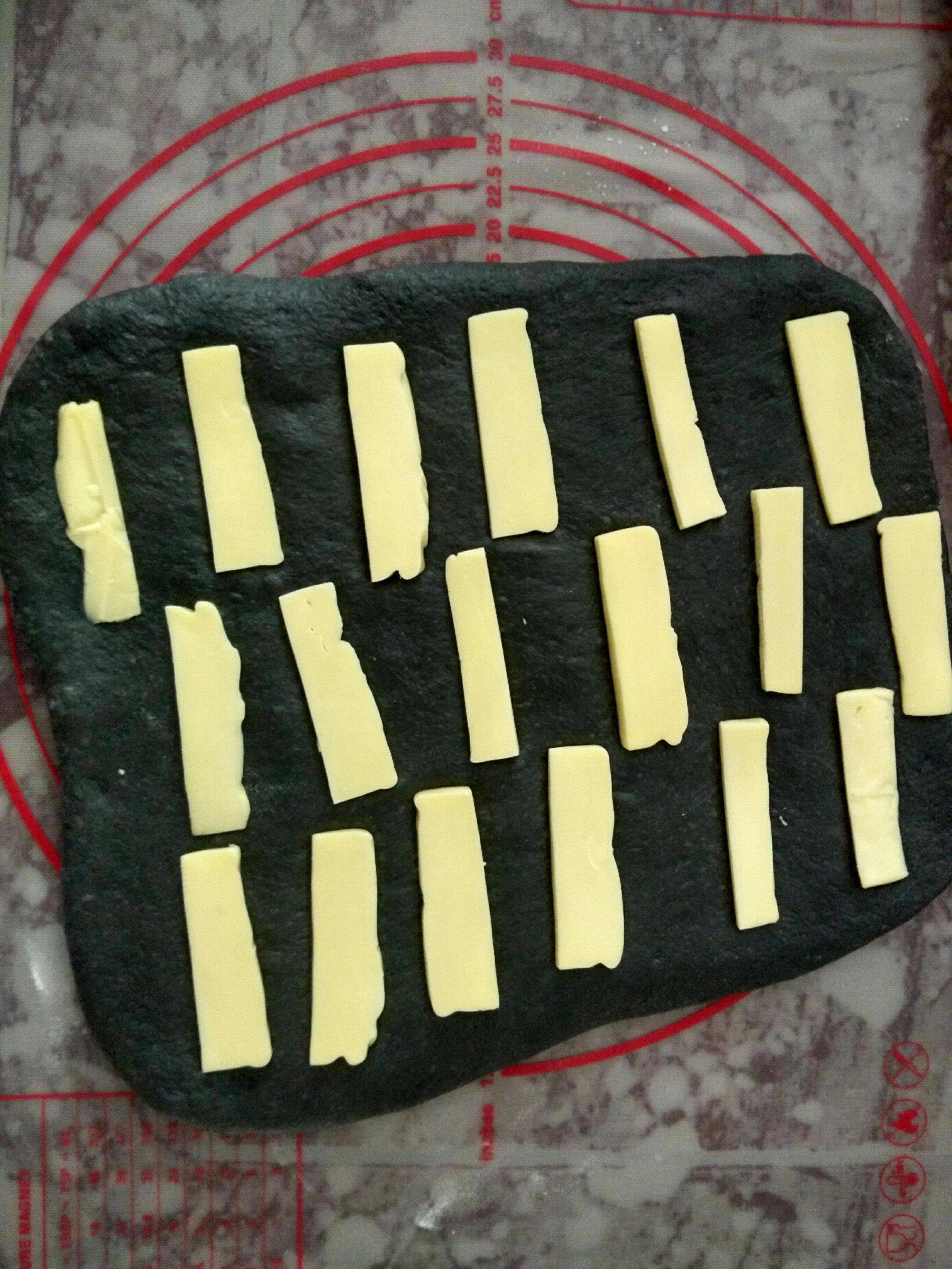 竹炭乳酪吐司的做法 步骤6