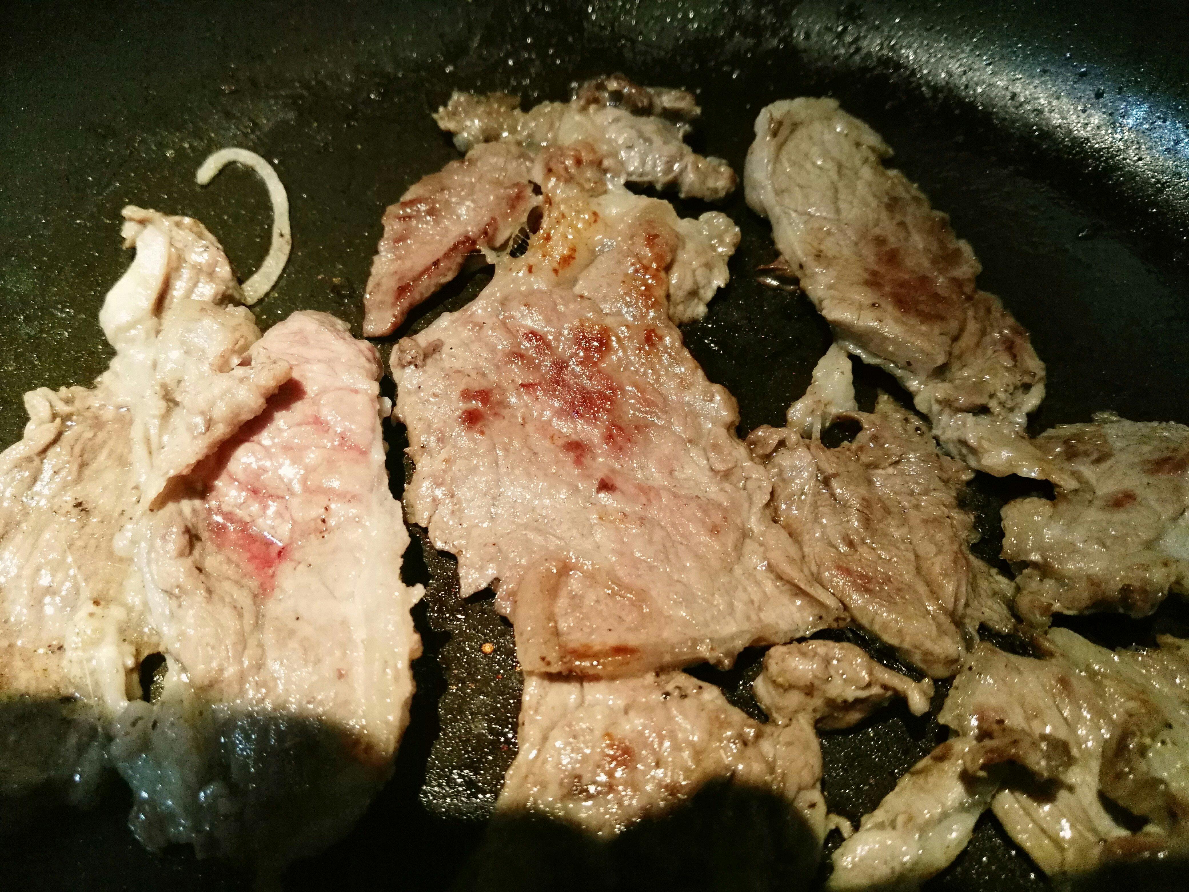 煎牛肉的做法 步骤6