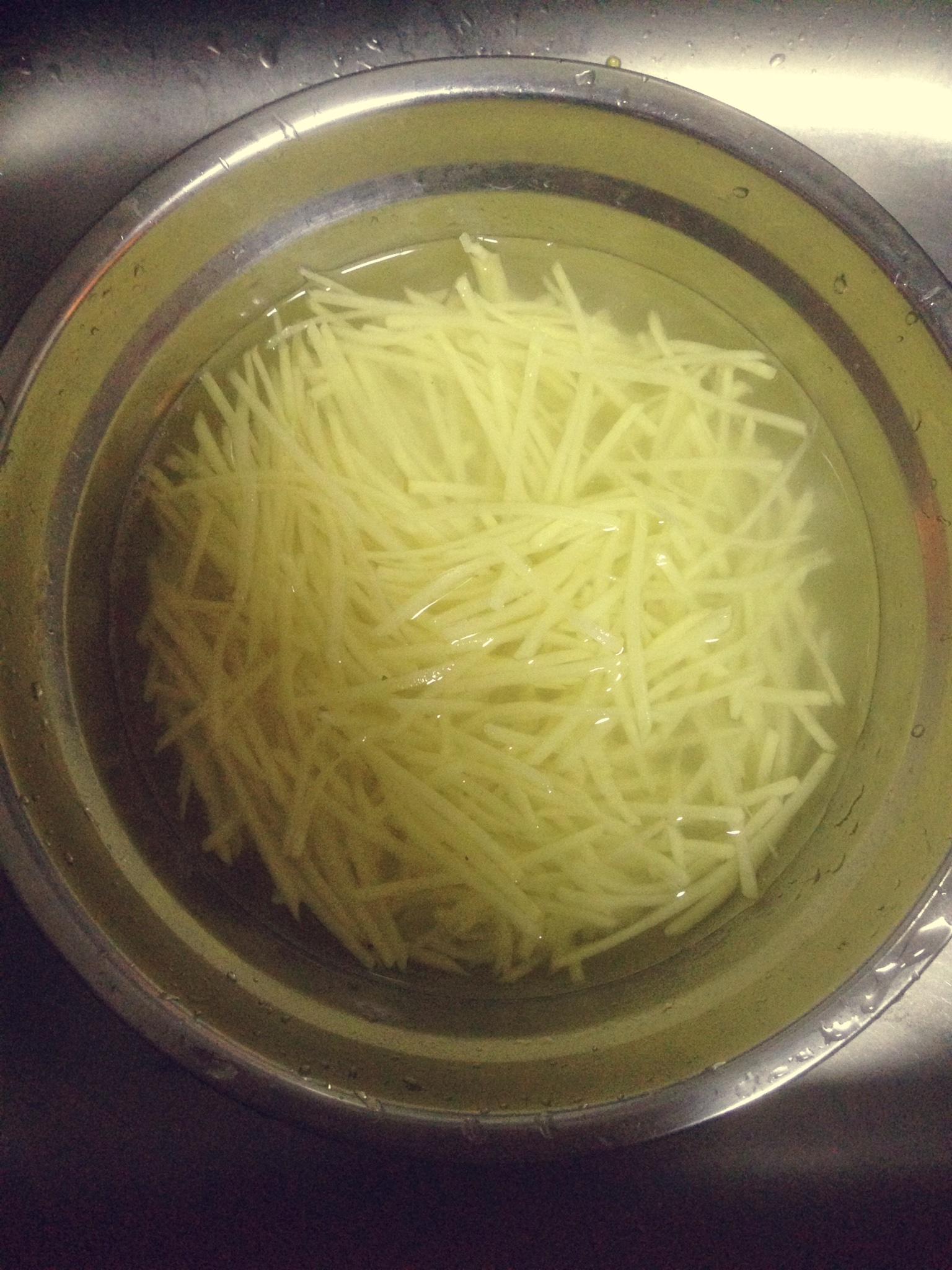 酸辣土豆絲（冷盤）的做法 步骤1