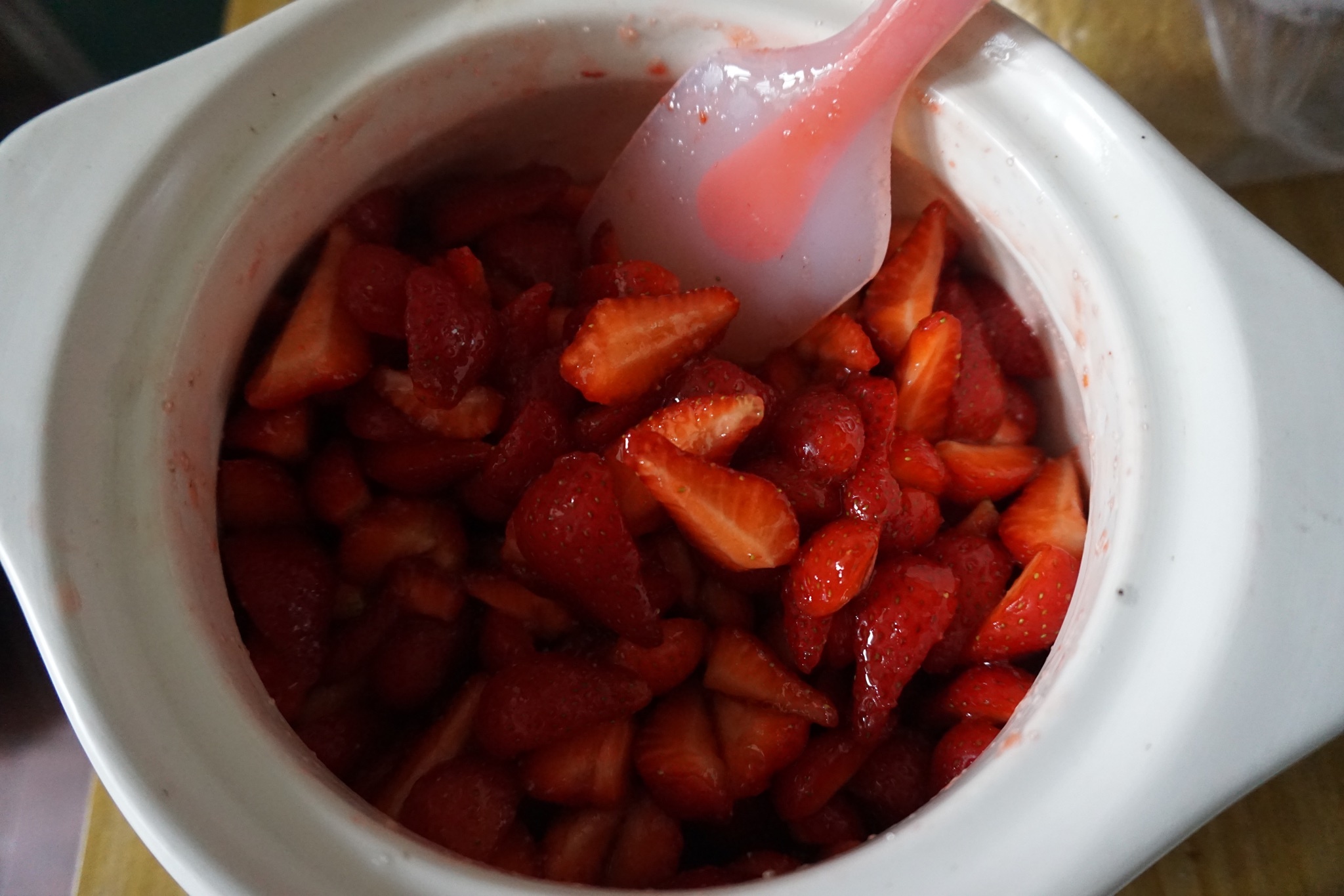 酸酸甜甜 草莓醬～～～的做法 步骤4