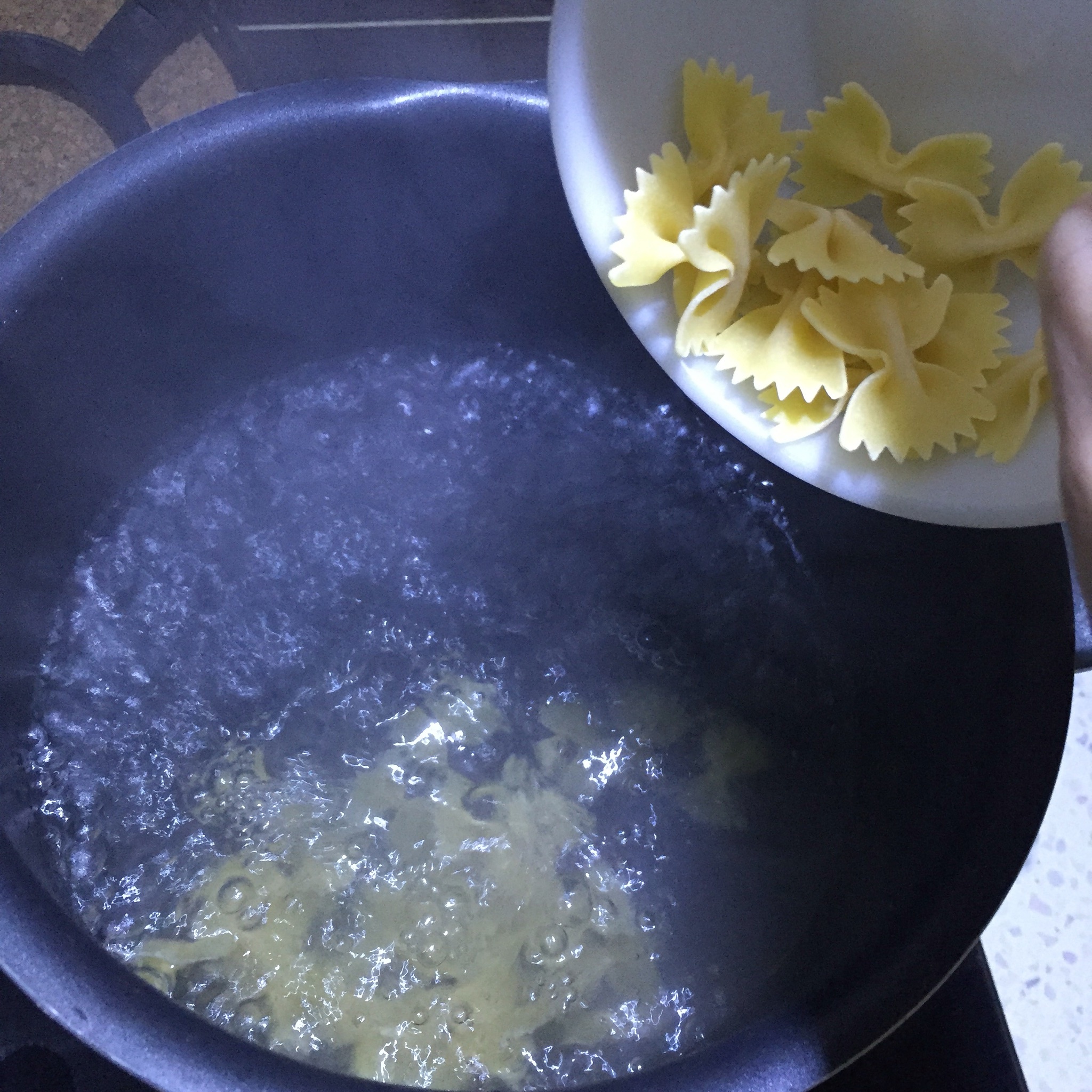 蝦仁燴意麪 配蒜味辣椒蛋黃醬的做法 步骤6