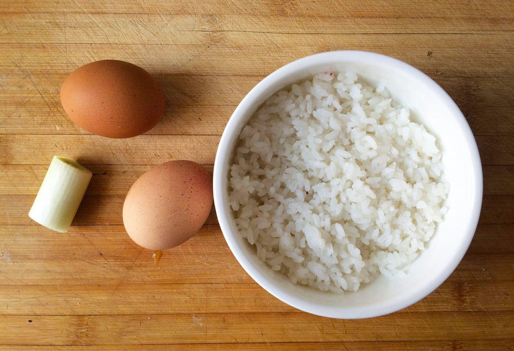 『家夏』早餐快手飯 黃金炒飯(剩大米的美味做法)的做法 步骤1