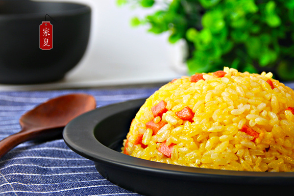 『家夏』早餐快手飯 黃金炒飯(剩大米的美味做法)的做法 步骤7
