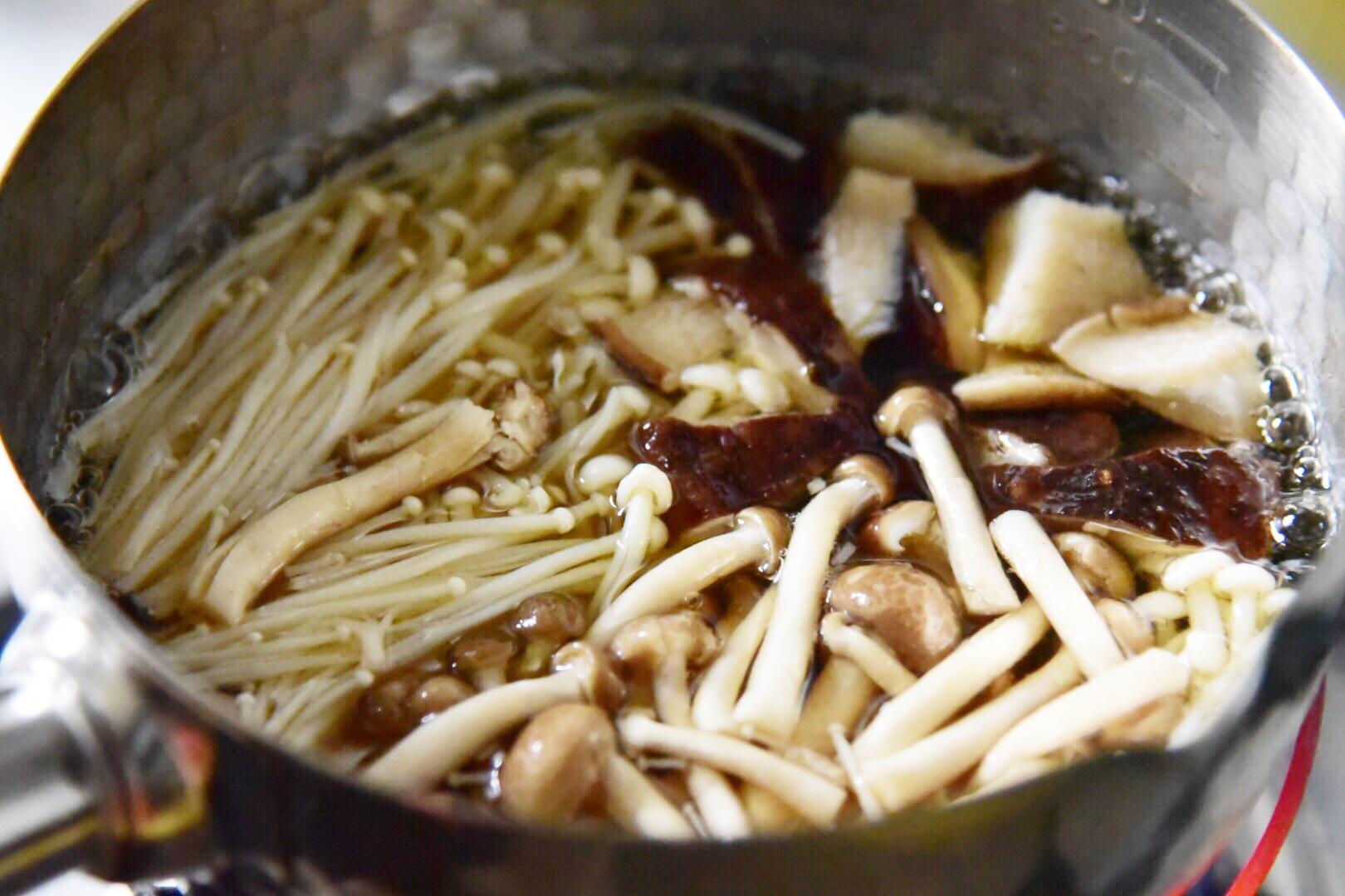 日式蘑菇雞肉燒的做法 步骤4