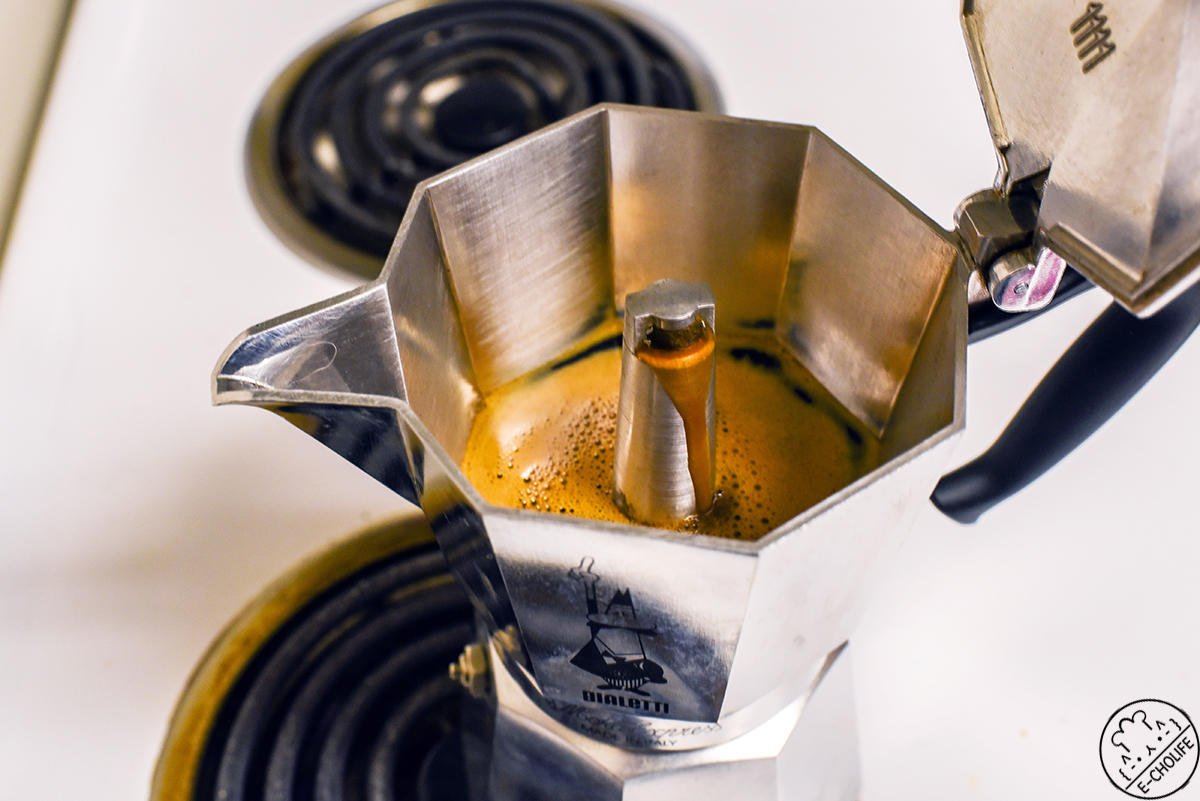 咖啡大師教你如何正確使用摩卡壺的做法 步骤6