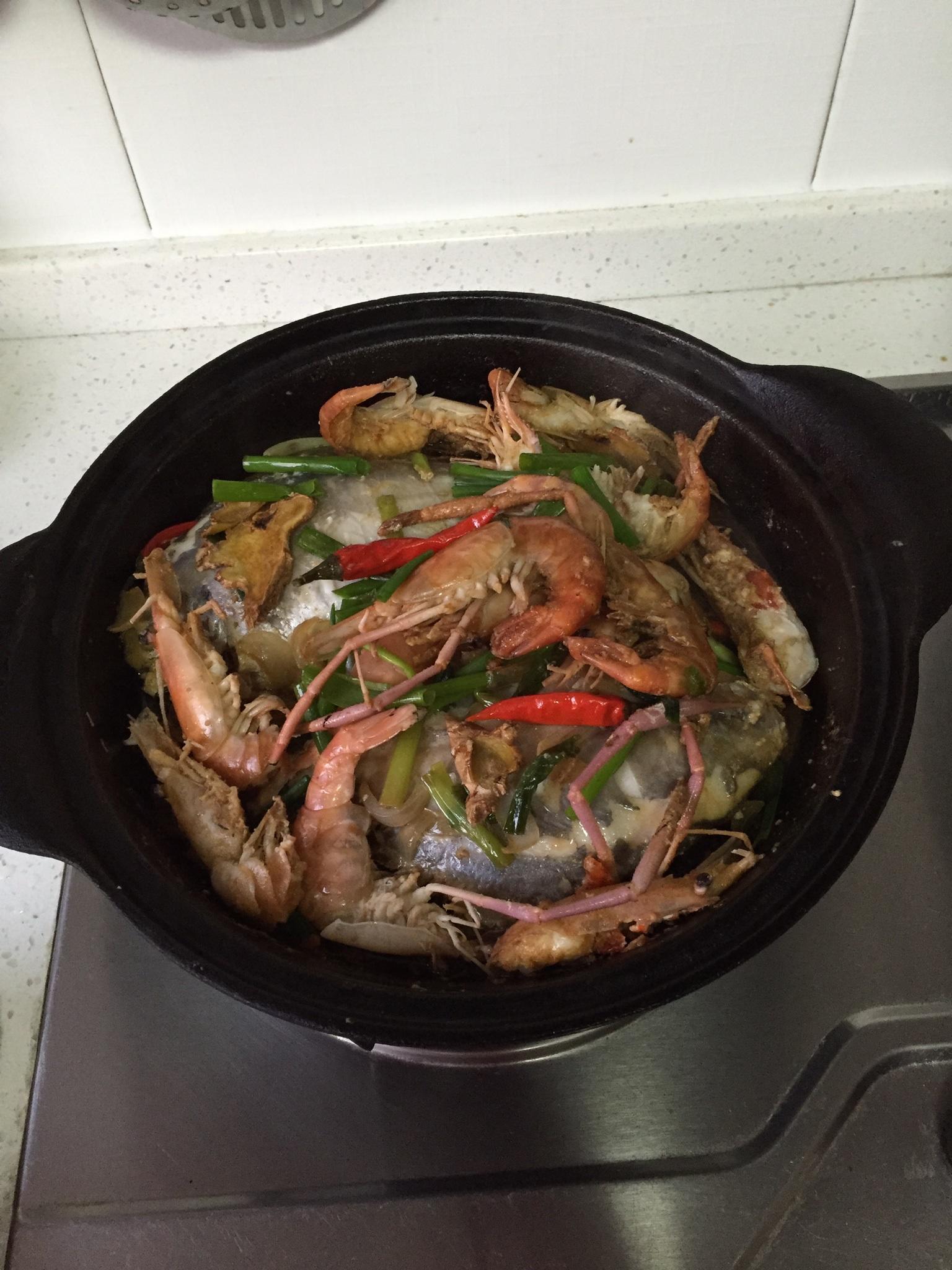 塔吉鍋魚蝦匯的做法 步骤3