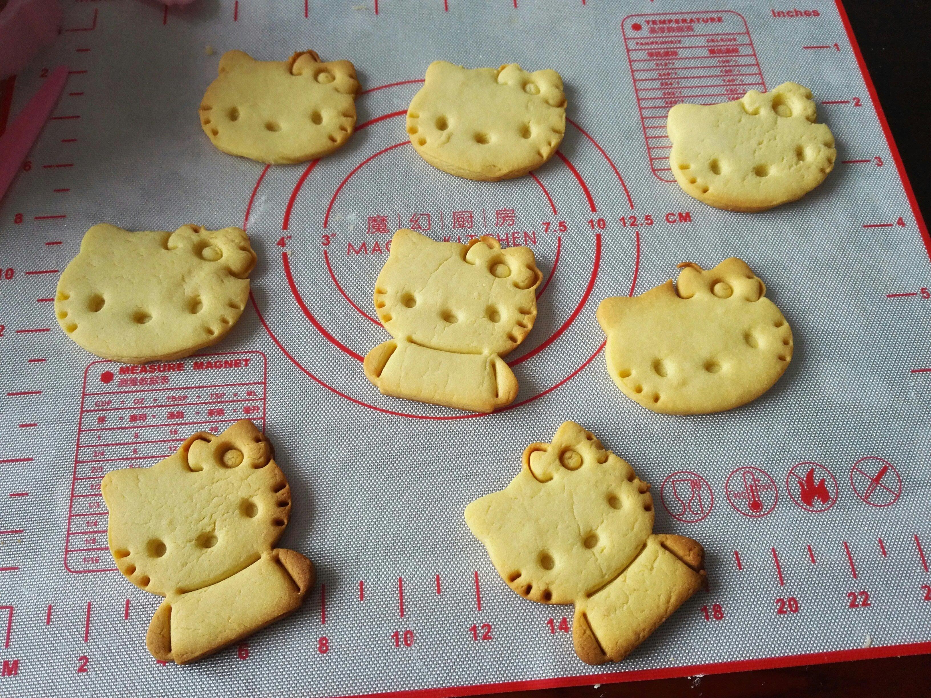 超簡單的hello kitty 小餅乾的做法 步骤6