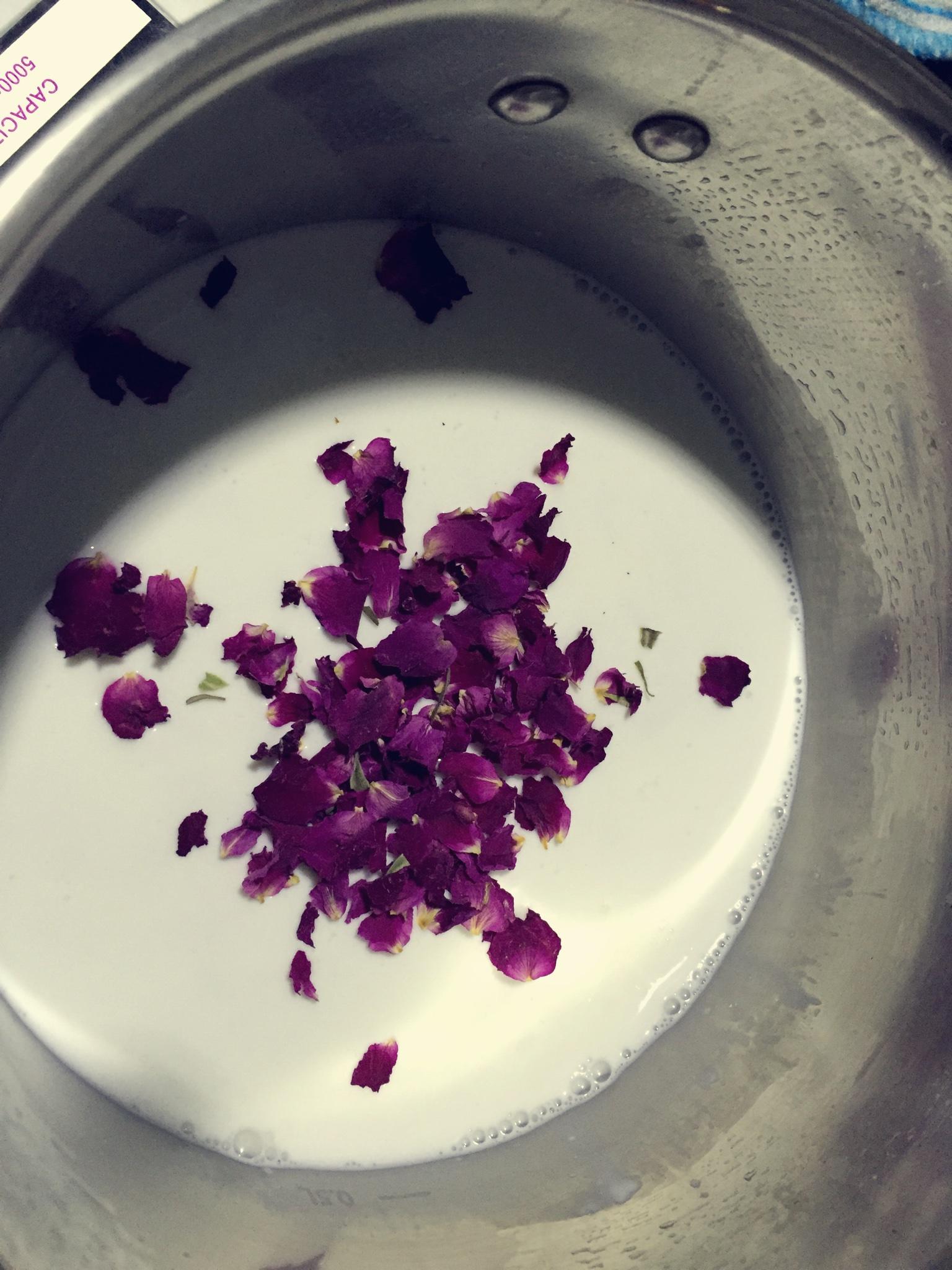 午後清新小甜點-玫瑰花椰汁奶凍的做法 步骤2