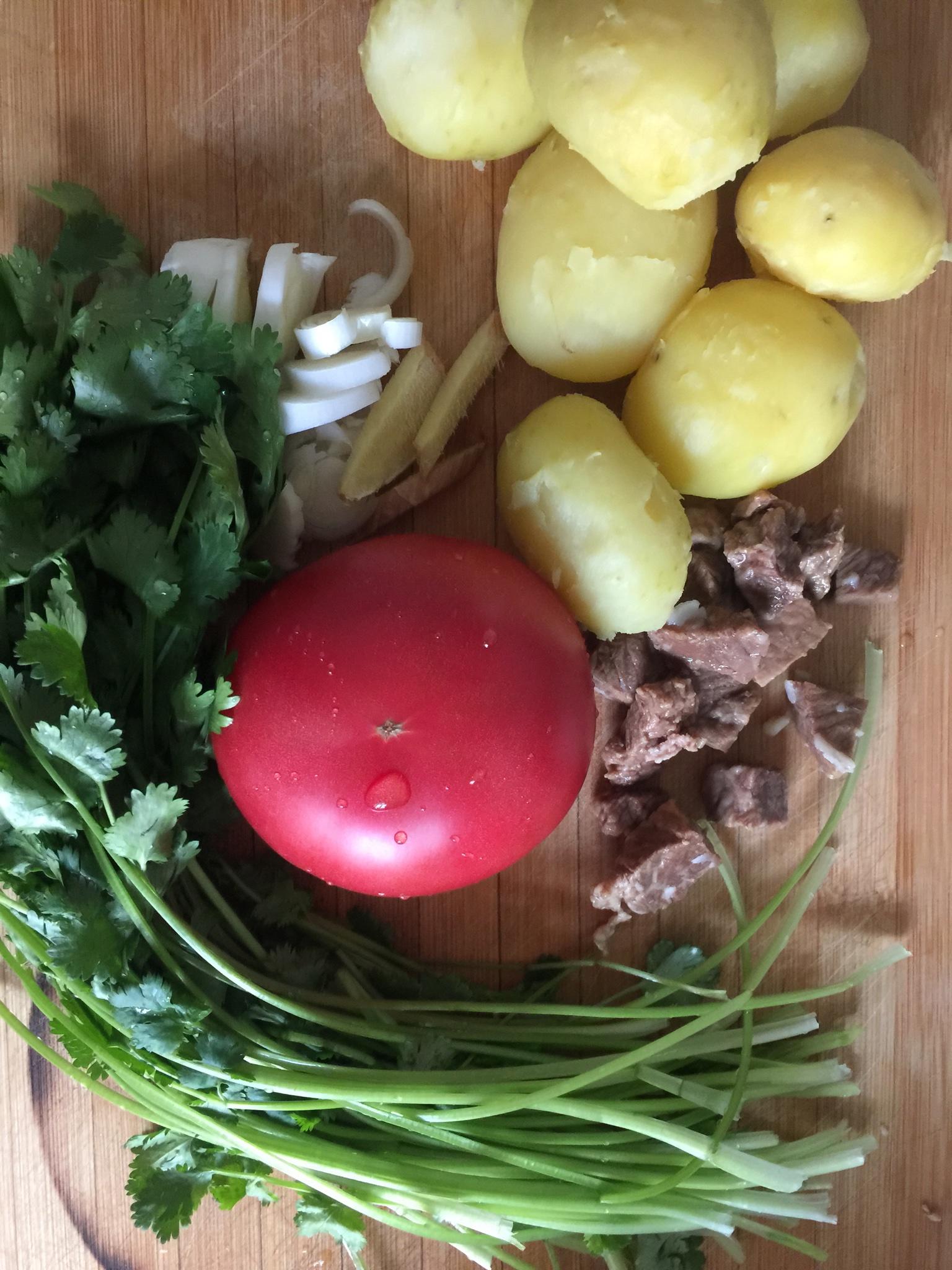 【原創】春天菜：小土豆燉牛肉（兩吃）的做法 步骤14