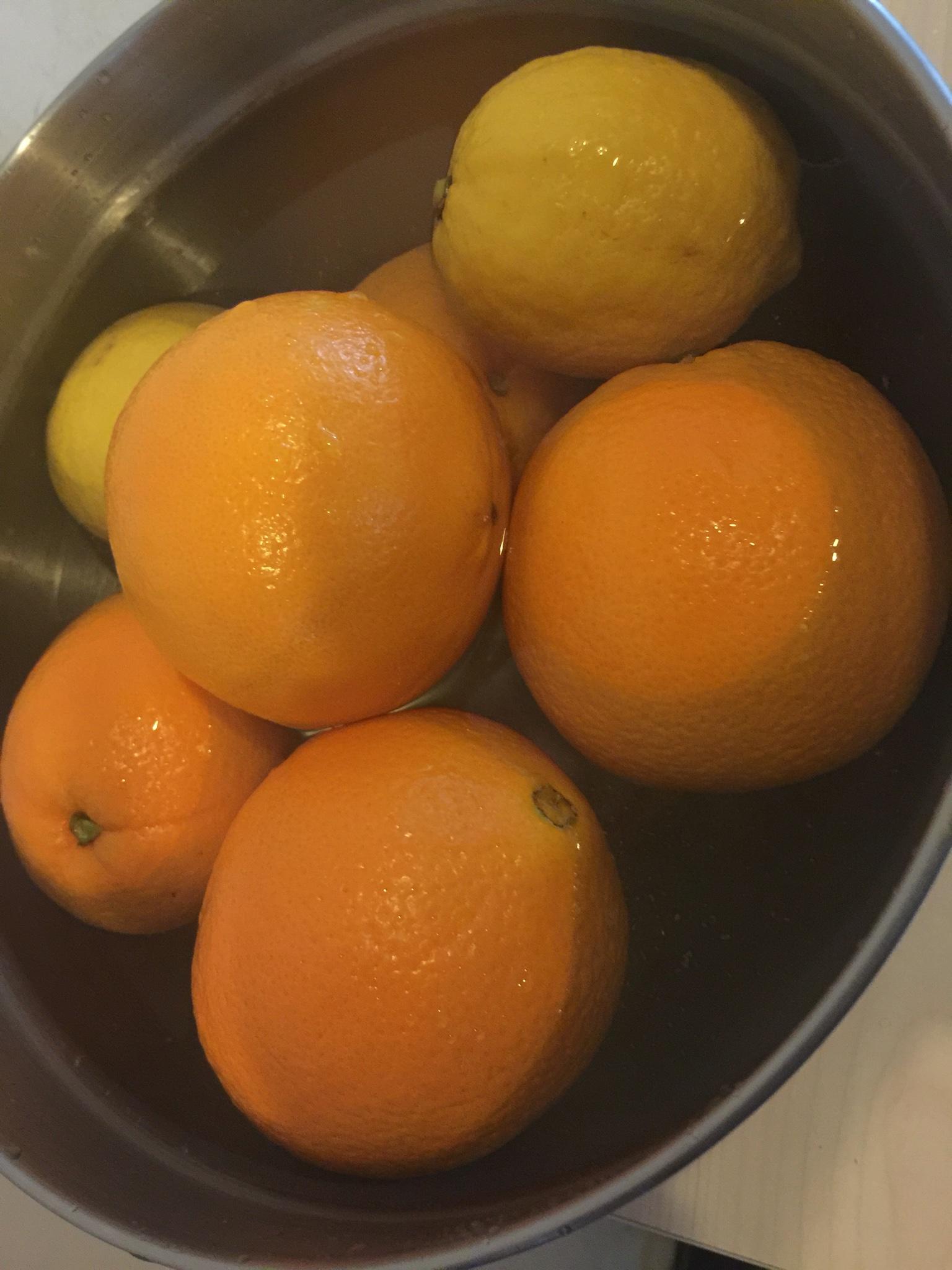 冰糖檸檬香橙醬--麪包機版的做法 步骤1