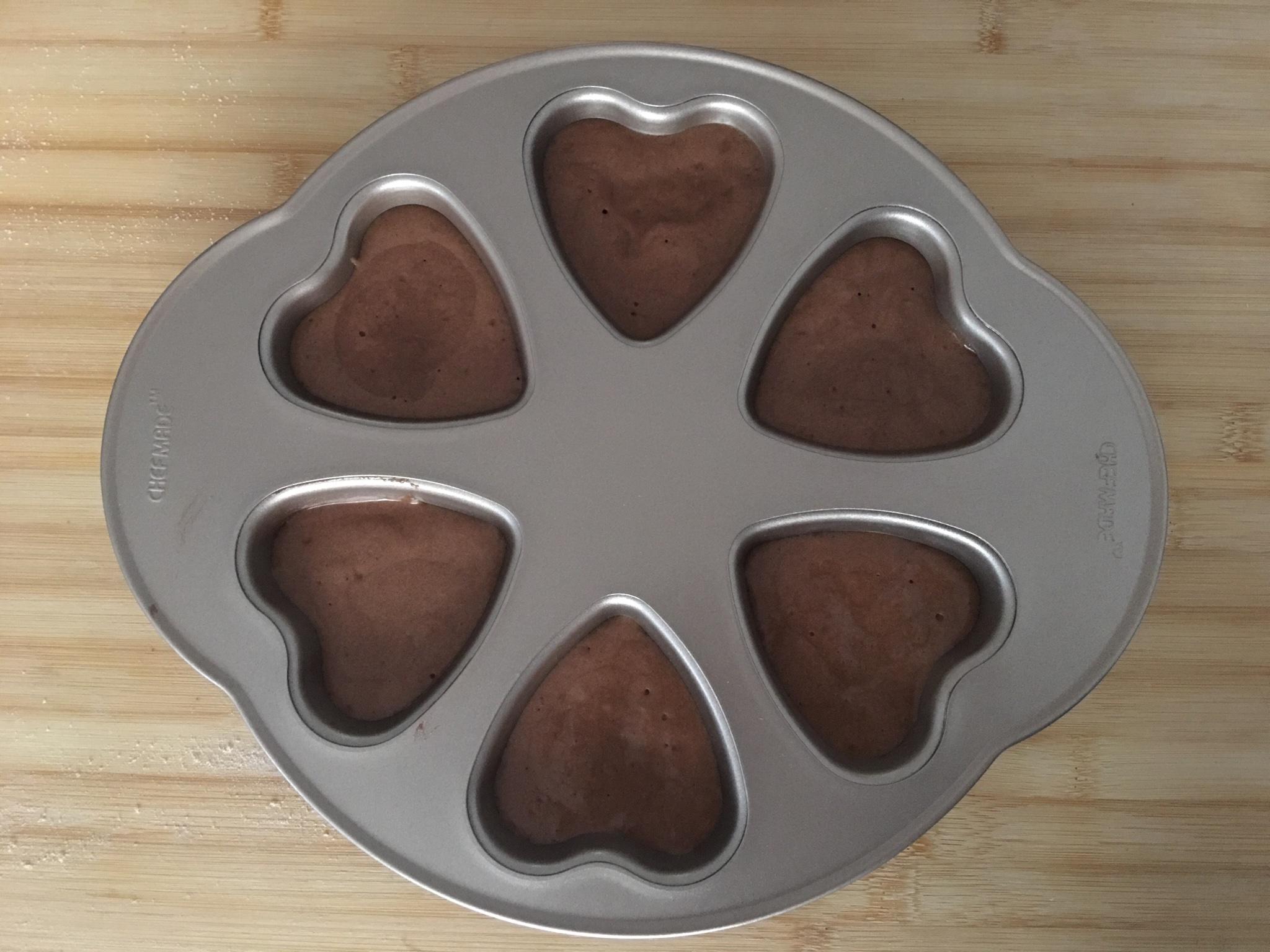 榛子巧克力心形蛋糕的做法 步骤5