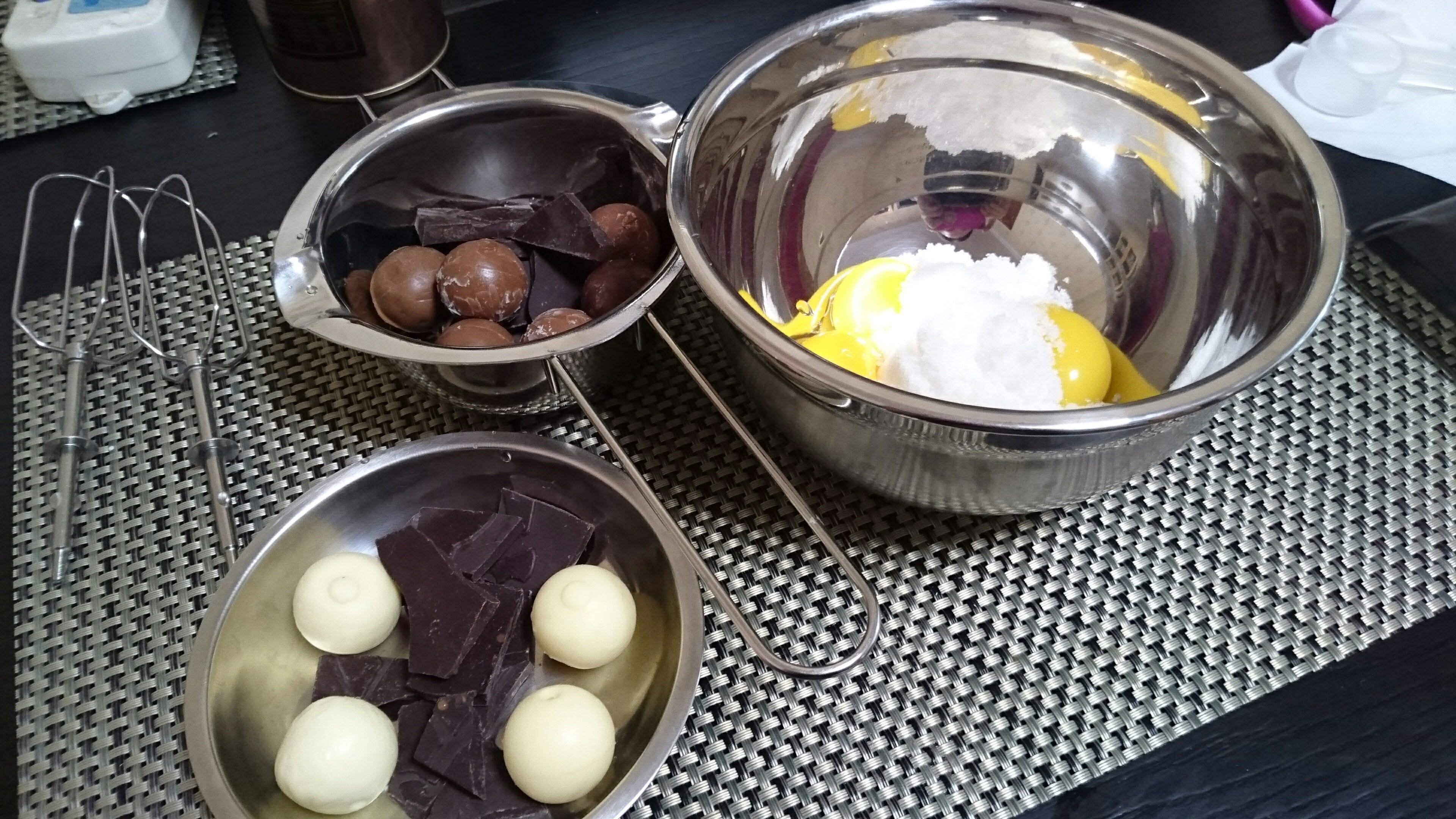 濃醇黑白巧克力碎片黑巧冰淇淋（生蛋版本）的做法 步骤3