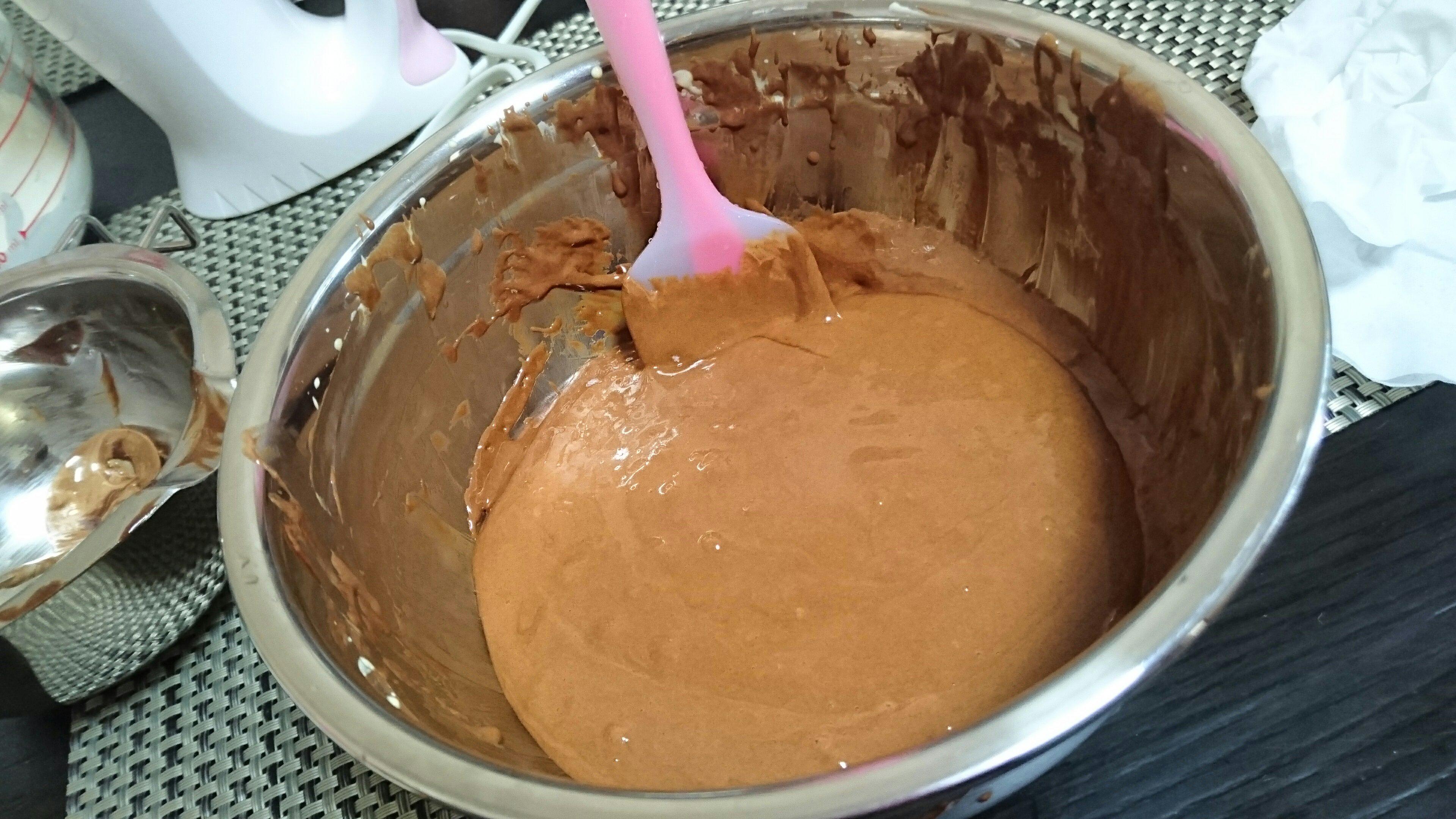 濃醇黑白巧克力碎片黑巧冰淇淋（生蛋版本）的做法 步骤6