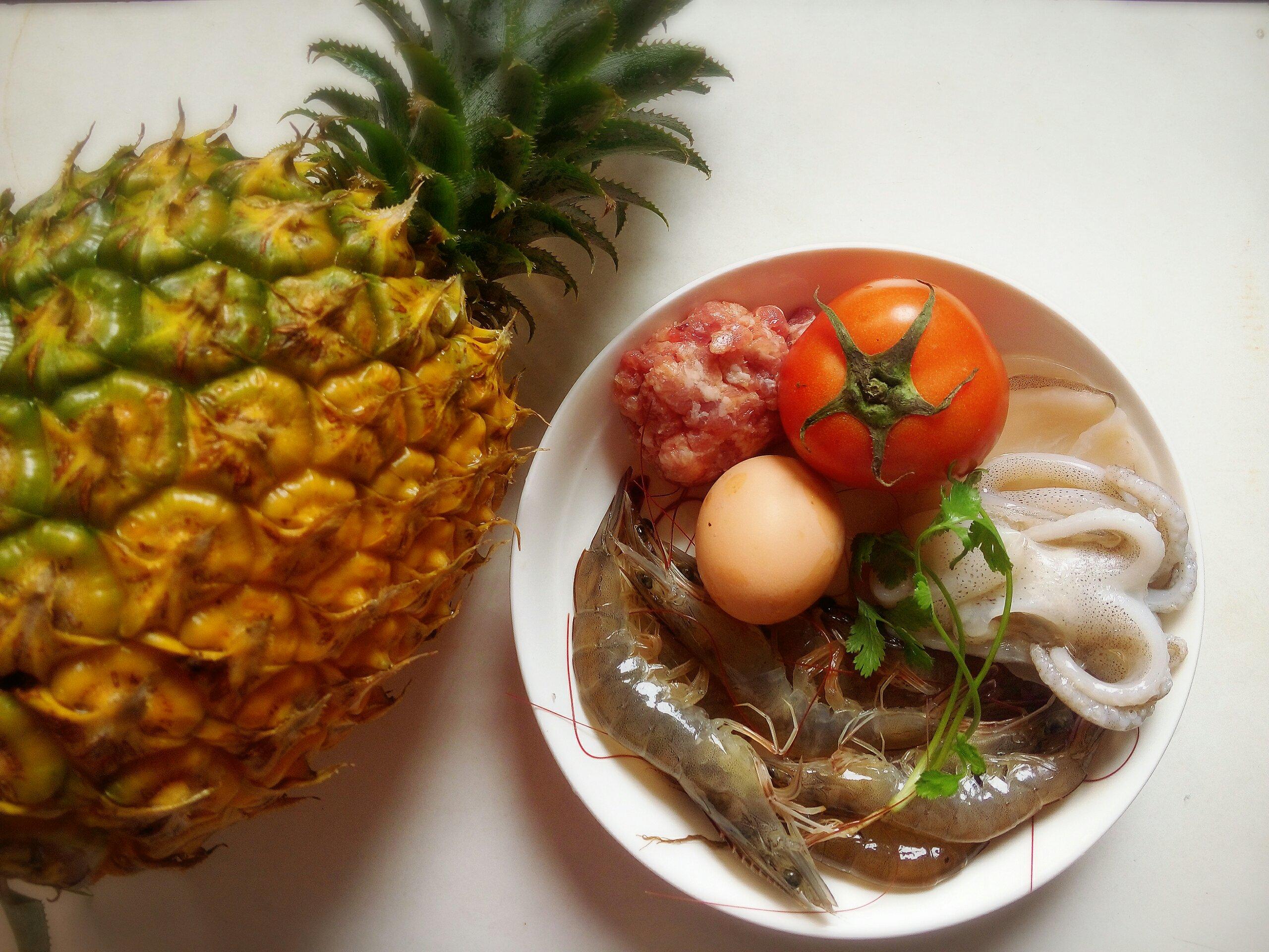菠蘿海鮮炒飯的做法 步骤1