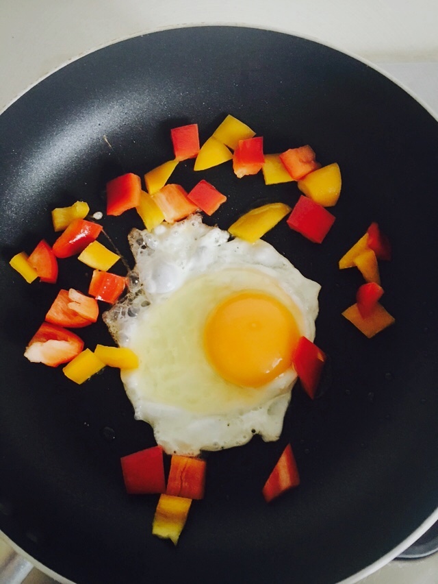 懶人煎雞蛋健康早餐的做法 步骤2