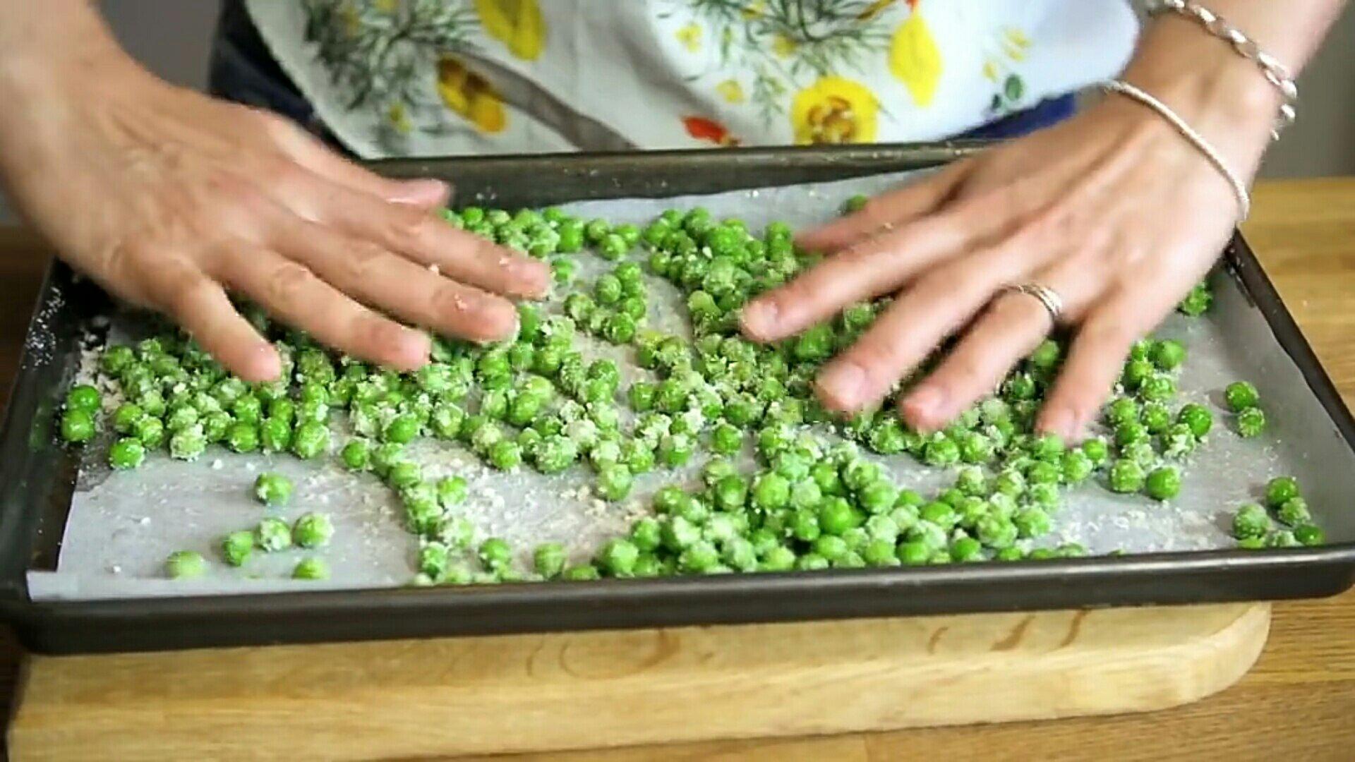 芝士脆豌豆 快手小零食的做法 步骤2