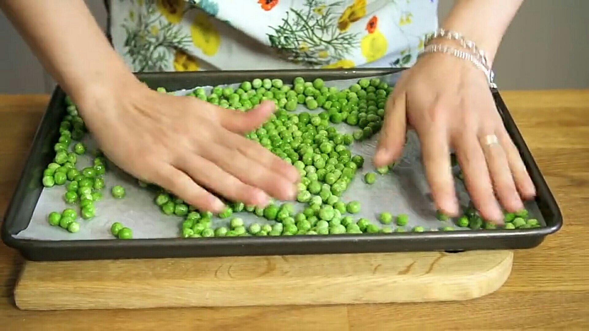 芝士脆豌豆 快手小零食的做法 步骤1