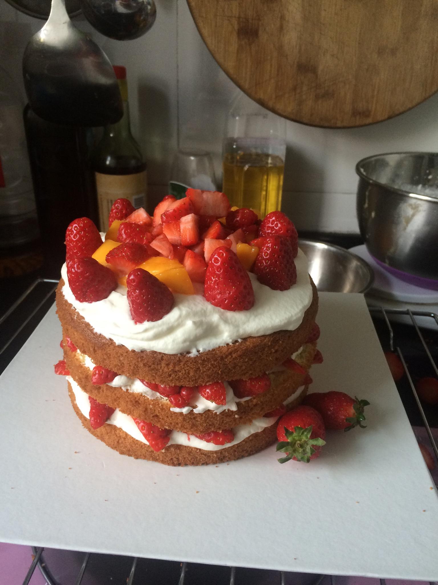 草莓芒果裸蛋糕的做法 步骤2