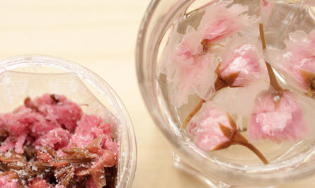 櫻花凍。粉色奶油慕斯的做法 步骤1