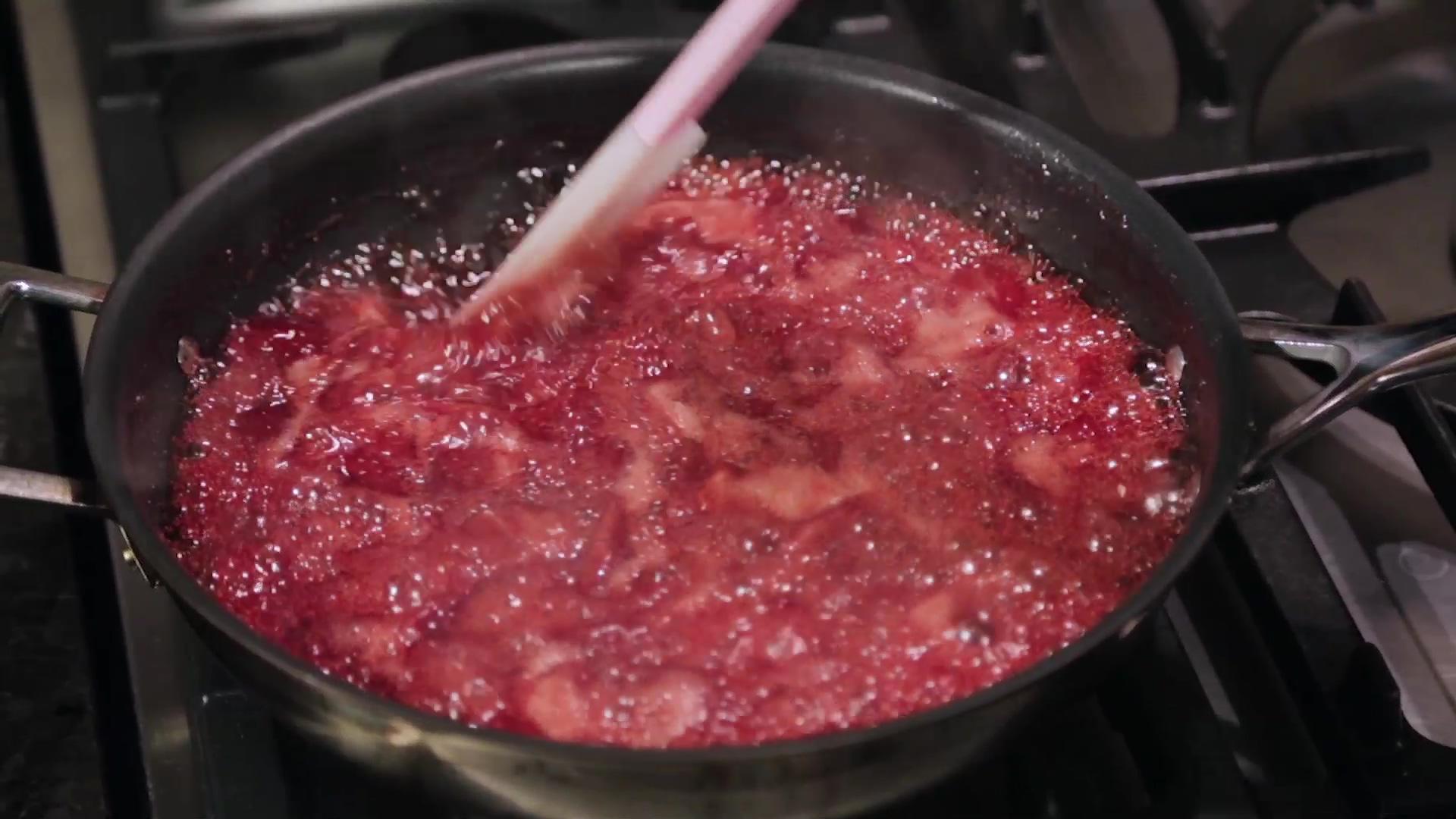 【曼達小館】下午茶系列：超大大大顆的草莓果醬的做法 步骤5