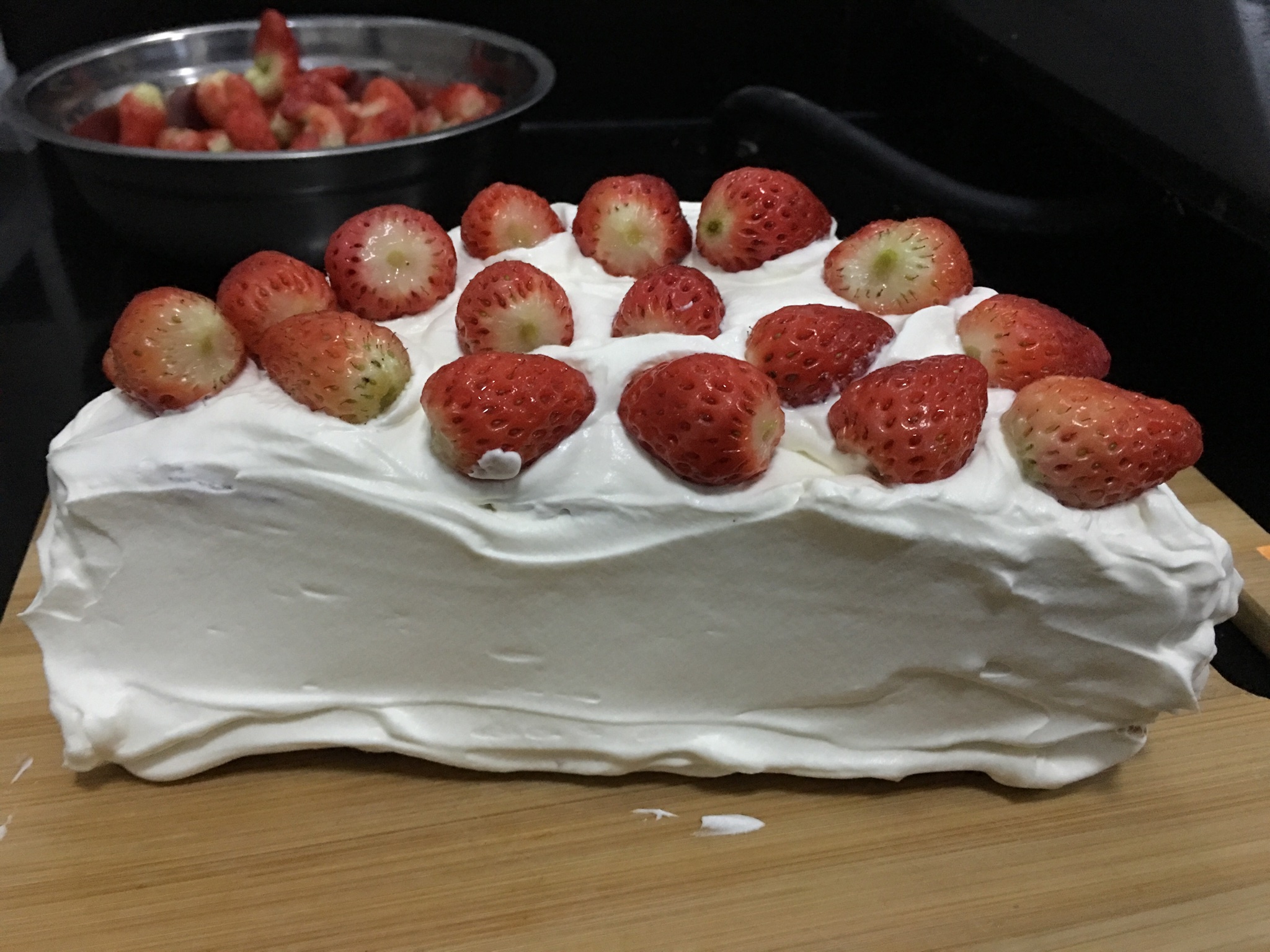 換低粉重做的草莓奶油夾心蛋糕的做法 步骤12
