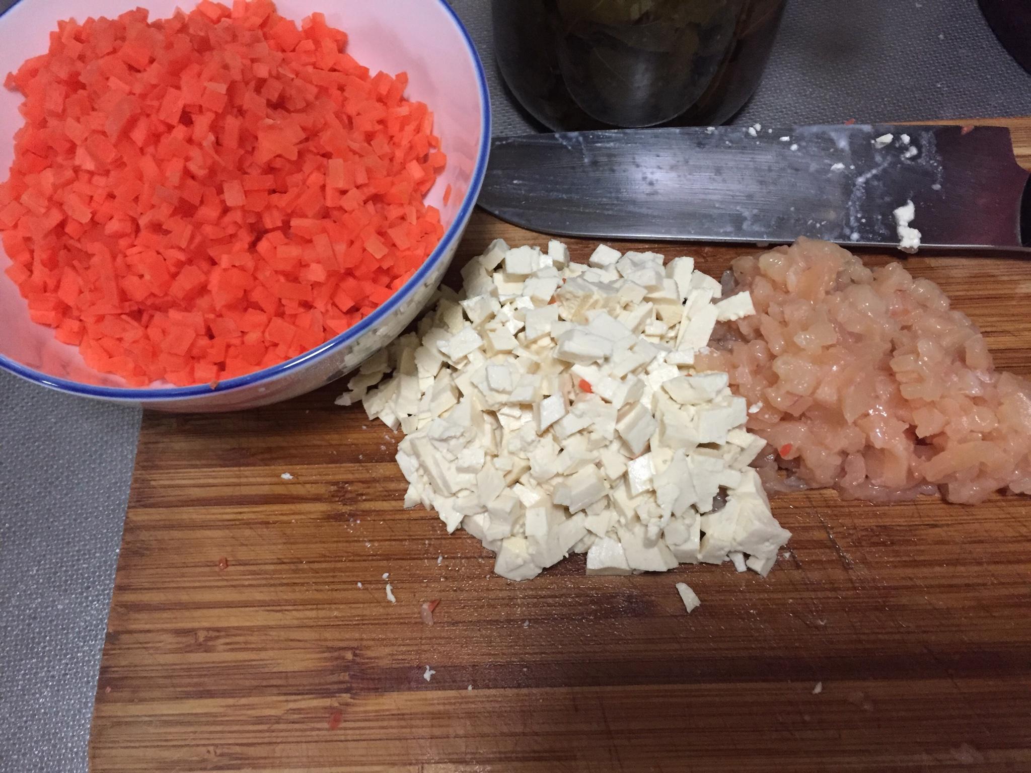 雞茸豆腐胡蘿蔔粥的做法 步骤1