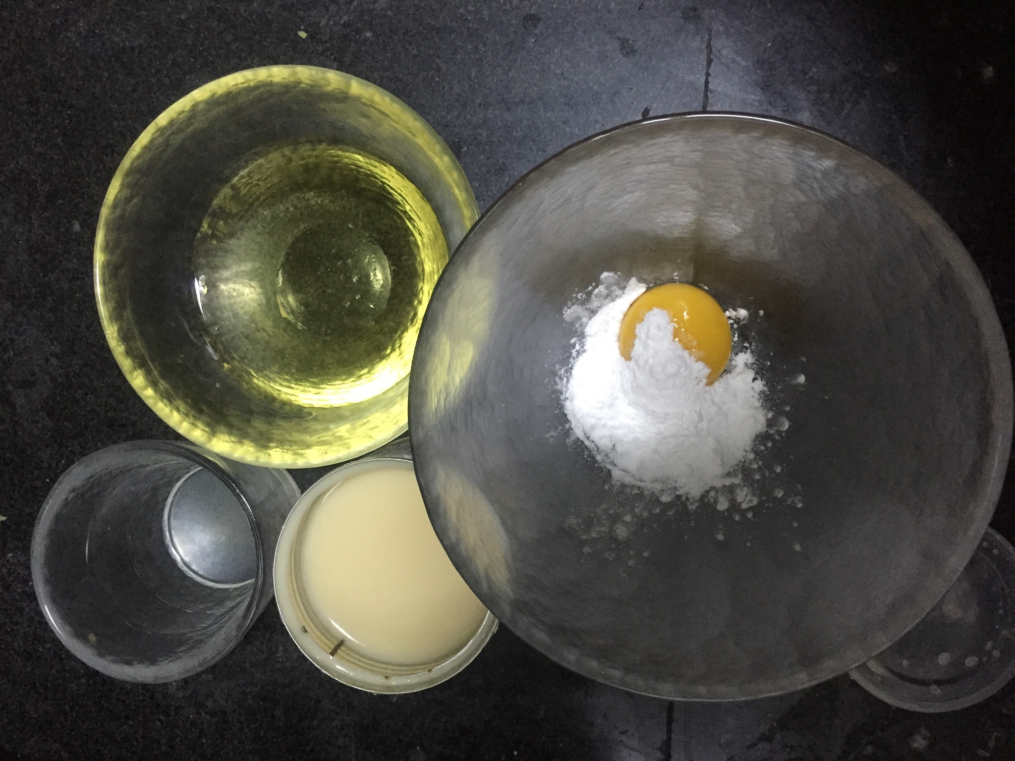 檸檬汁蛋黃沙拉醬的做法 步骤1