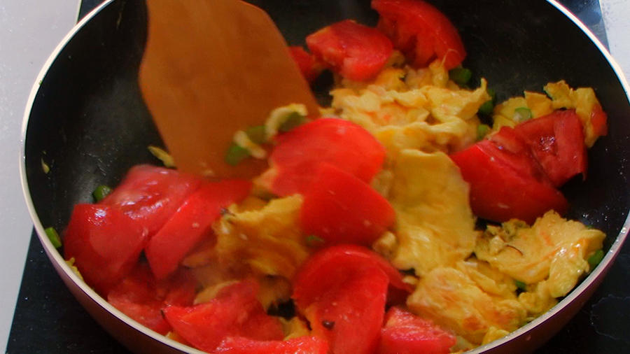 如何「簡單」的製作，「好吃」的西紅柿炒雞蛋？的做法 步骤8
