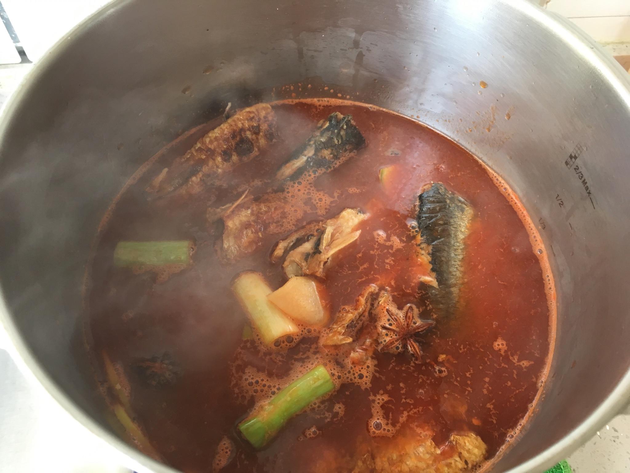 茄汁青魚（高壓鍋版）的做法 步骤5