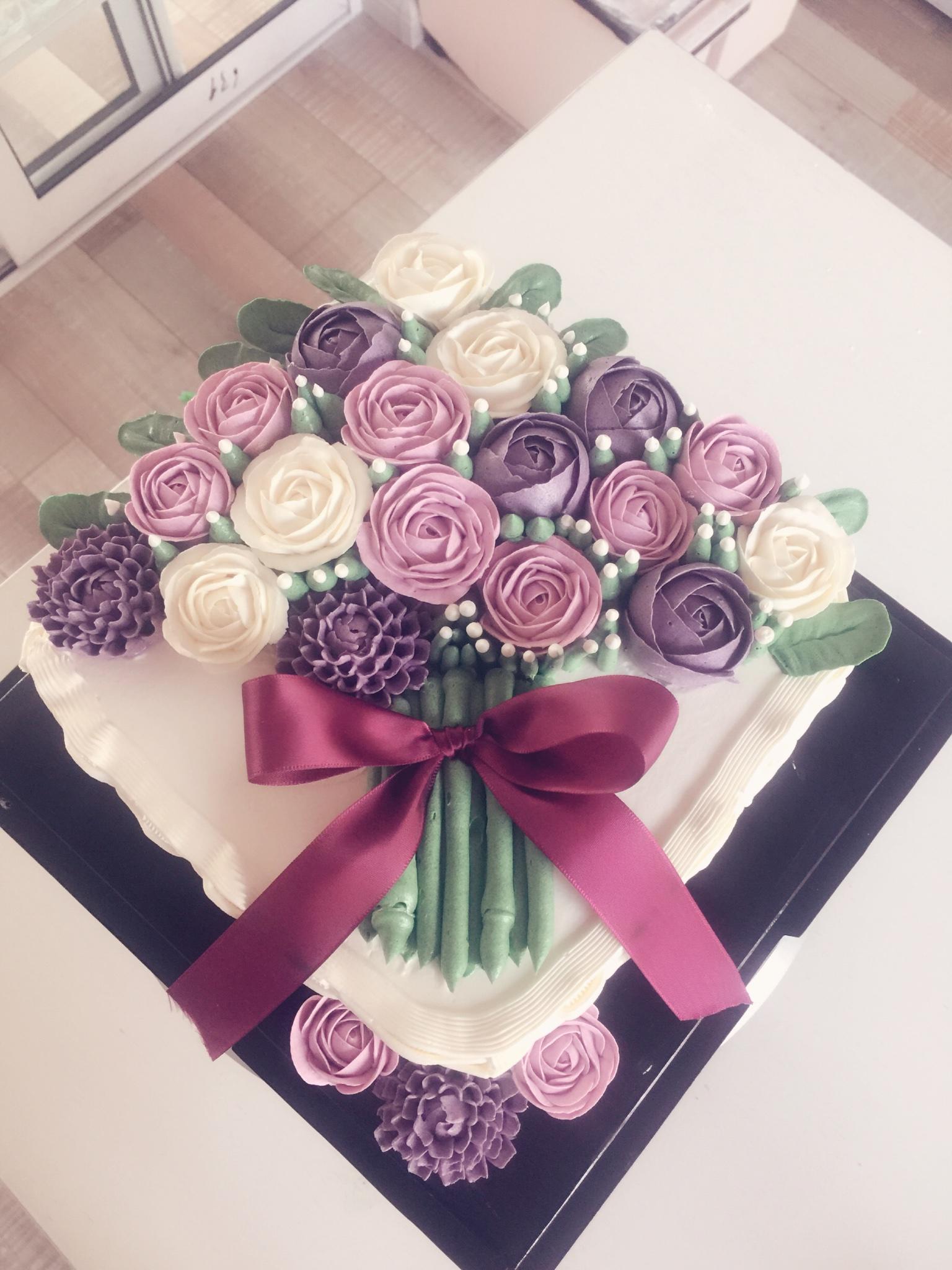 裱花蛋糕紫色花束的做法 步骤1